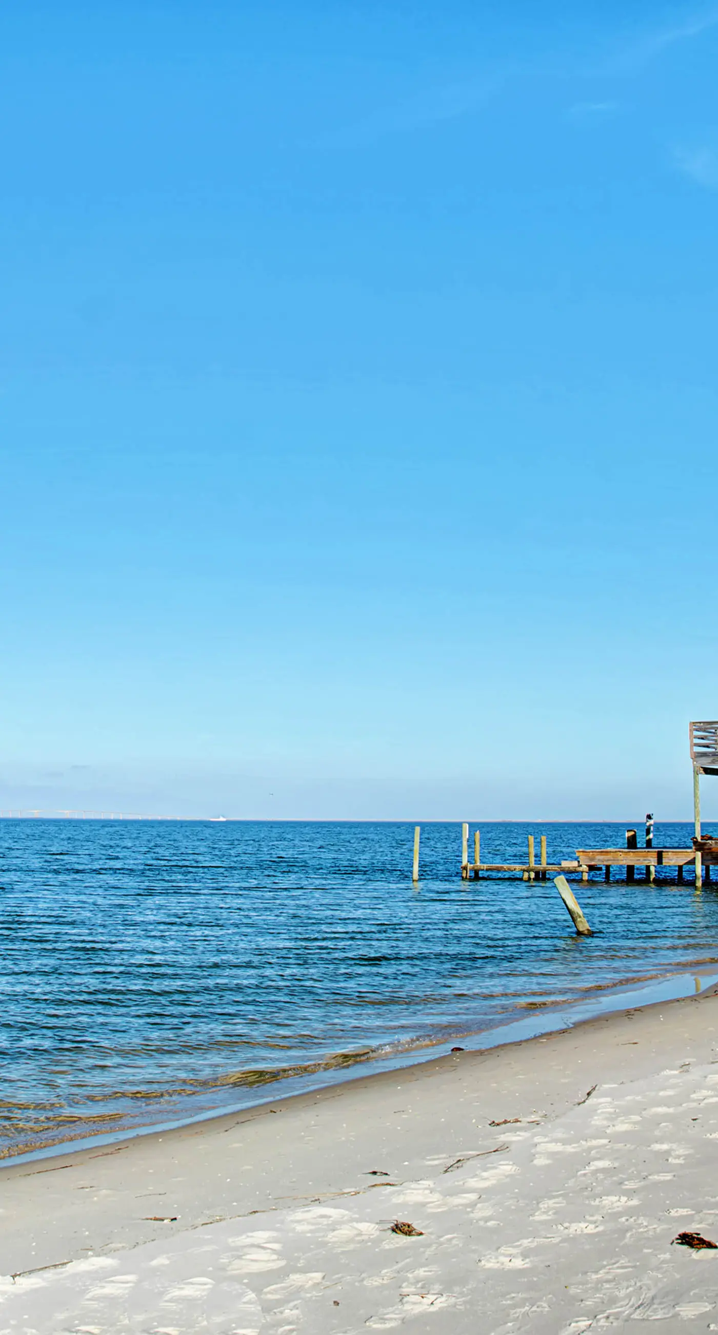 Bayfront home with beach access & breathtaking water views - dog-friendly