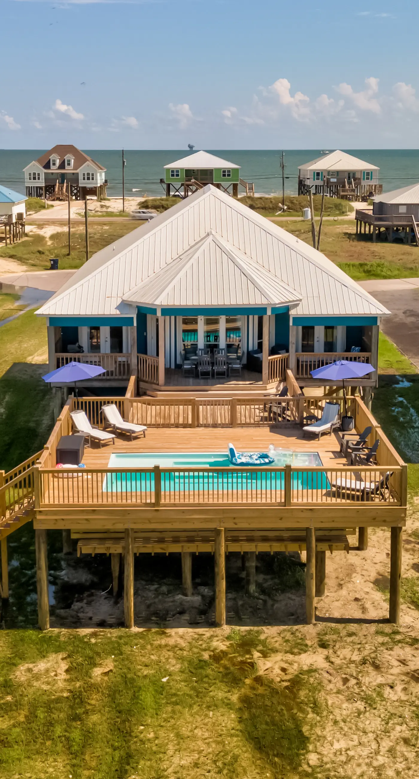 Bayfront home with beach access & breathtaking water views - dog-friendly