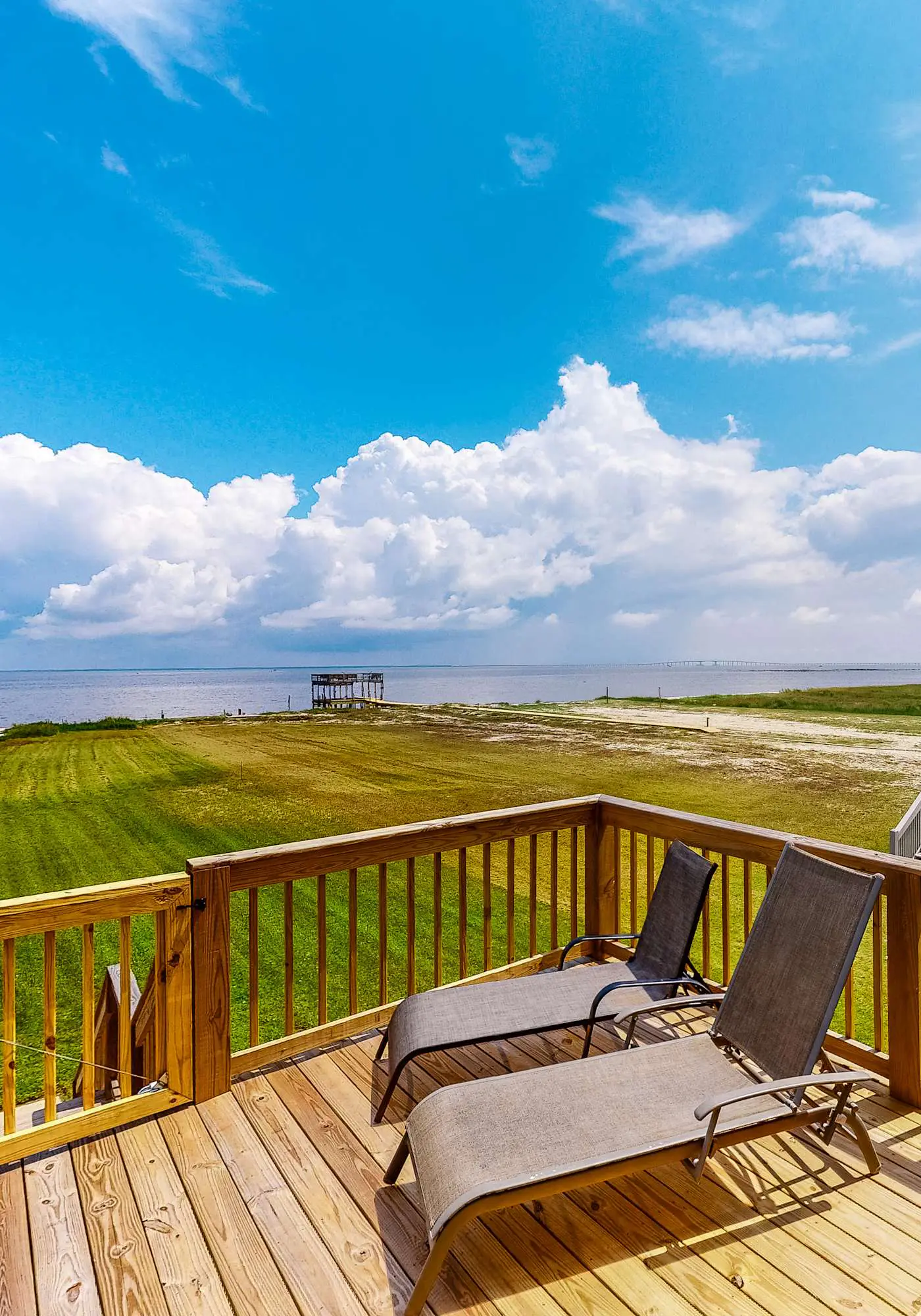 Bayfront home with beach access & breathtaking water views - dog-friendly