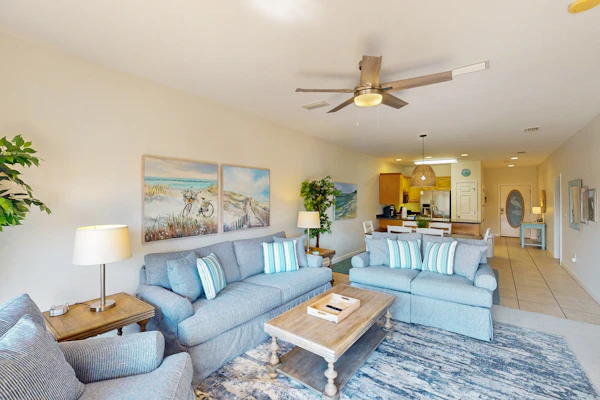 Dog-friendly condo w/ views of the bayou, shared pool - close to the bayou