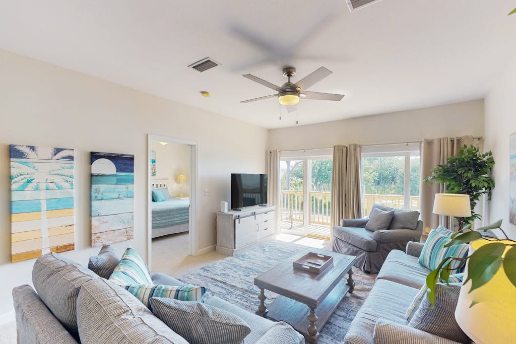 Dog-friendly condo w/ views of the bayou, shared pool - close to the bayou
