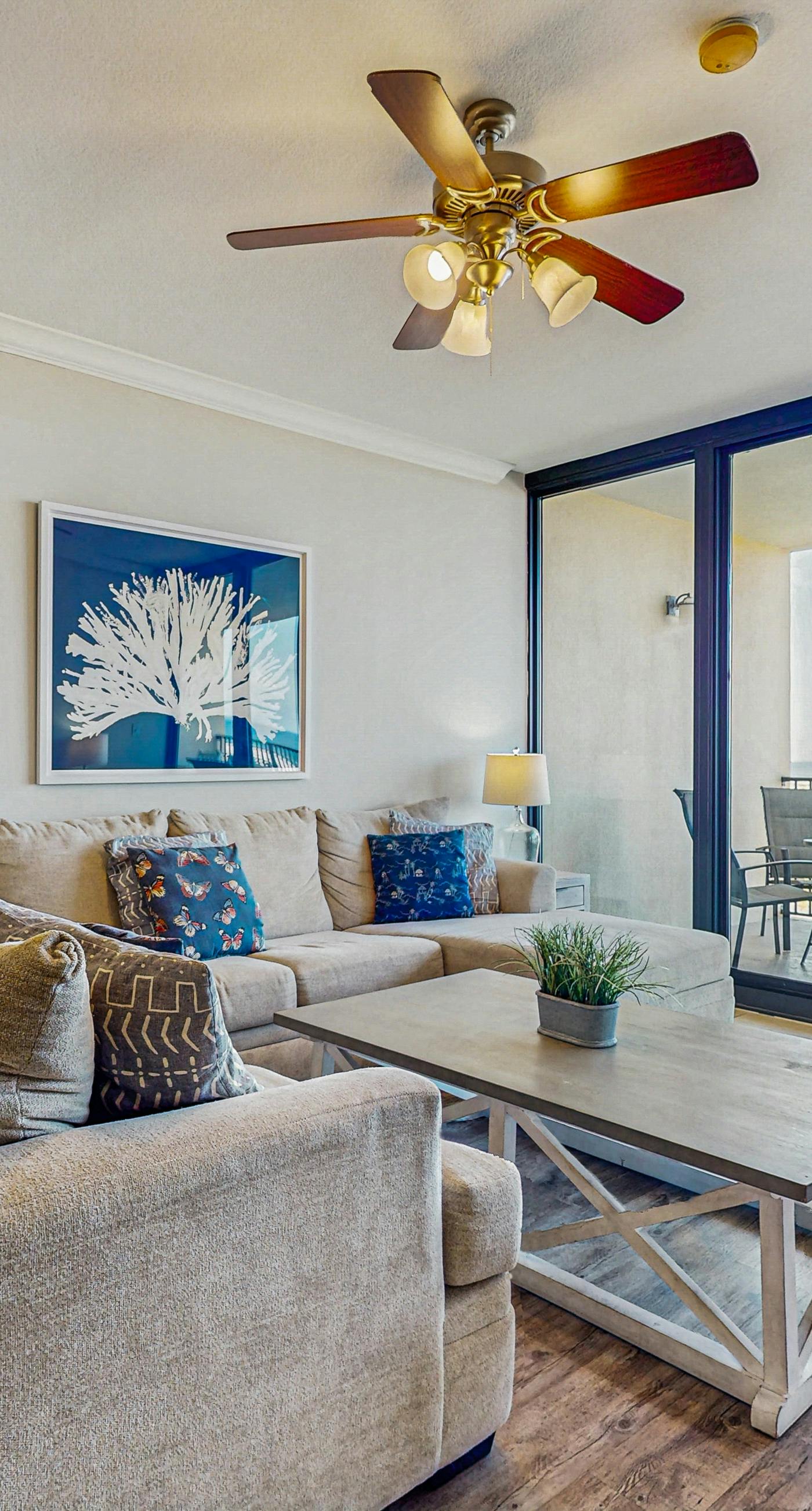 Lovely Gulf front condo w/shared sauna, hot tub, indoor pool, & stunning views