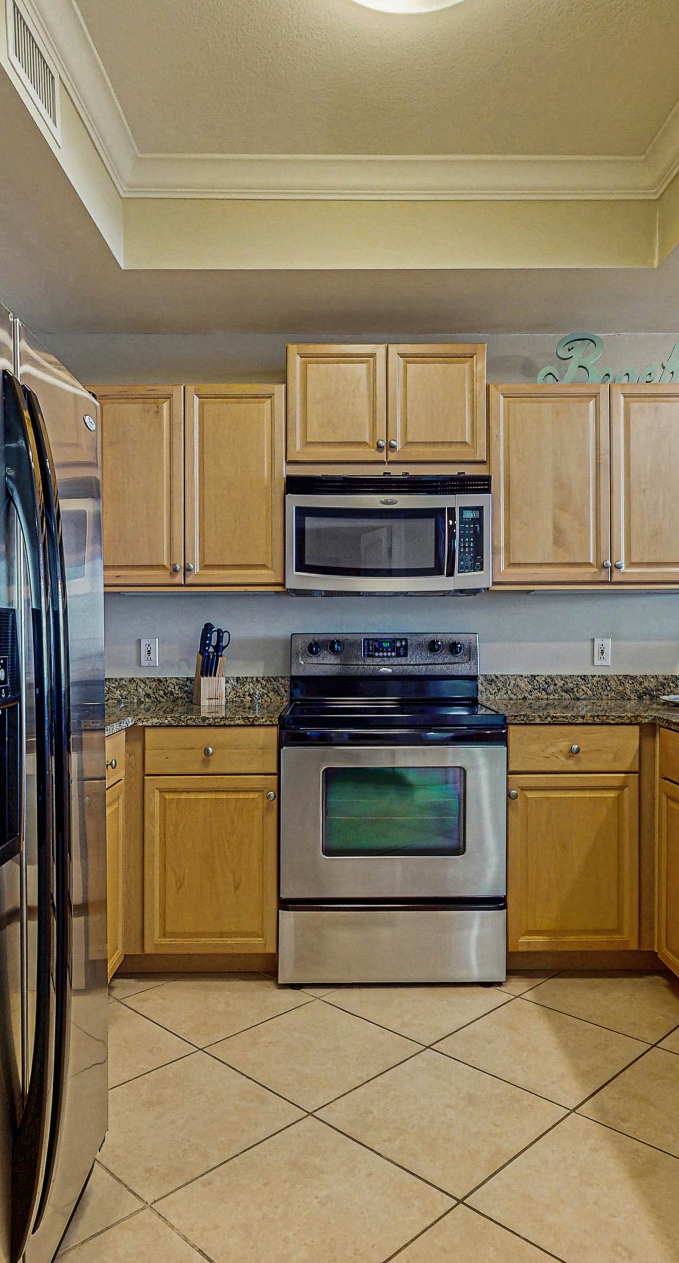 Lovely Gulf front condo w/shared sauna, hot tub, indoor pool, & stunning views