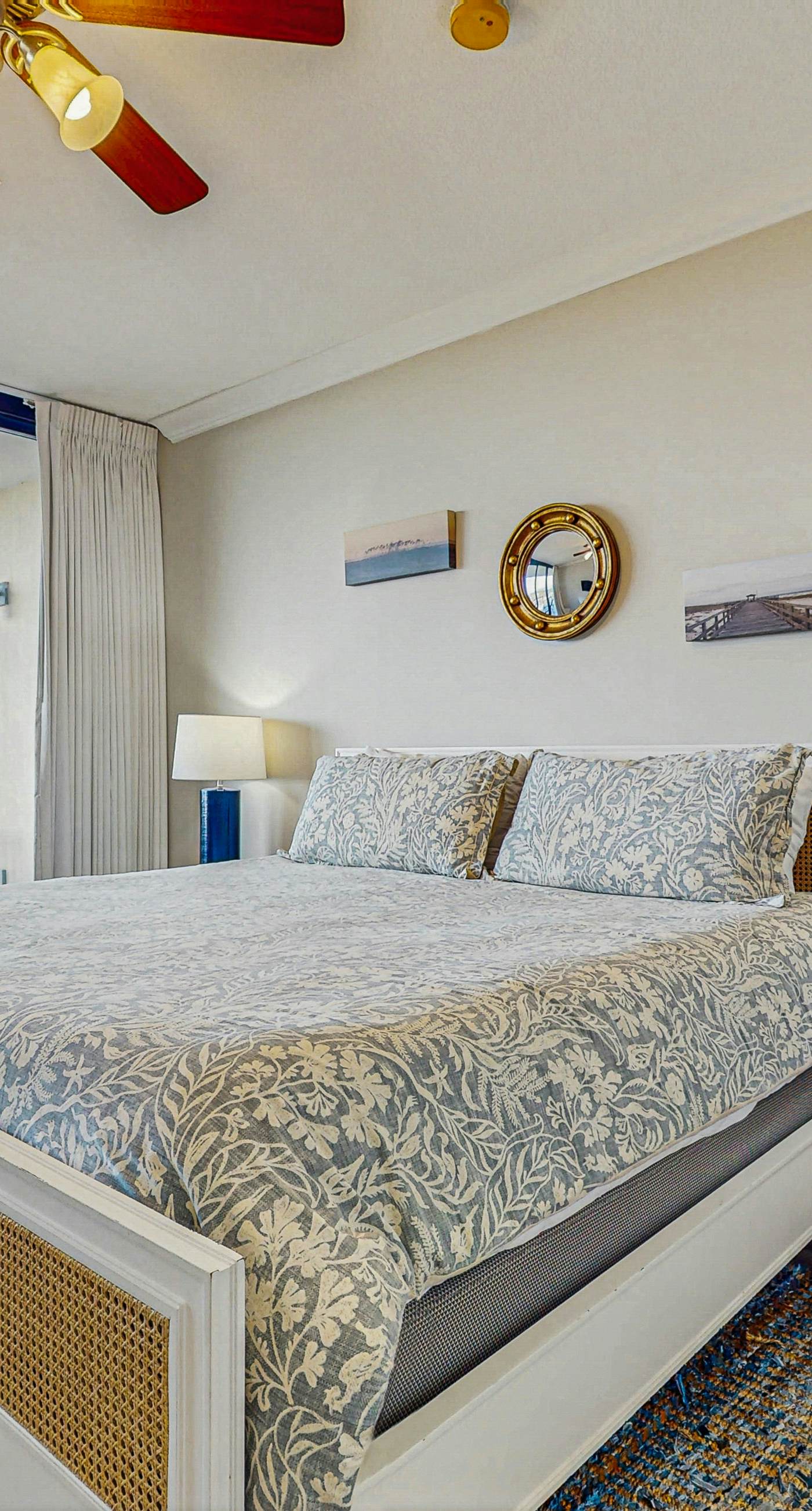 Lovely Gulf front condo w/shared sauna, hot tub, indoor pool, & stunning views