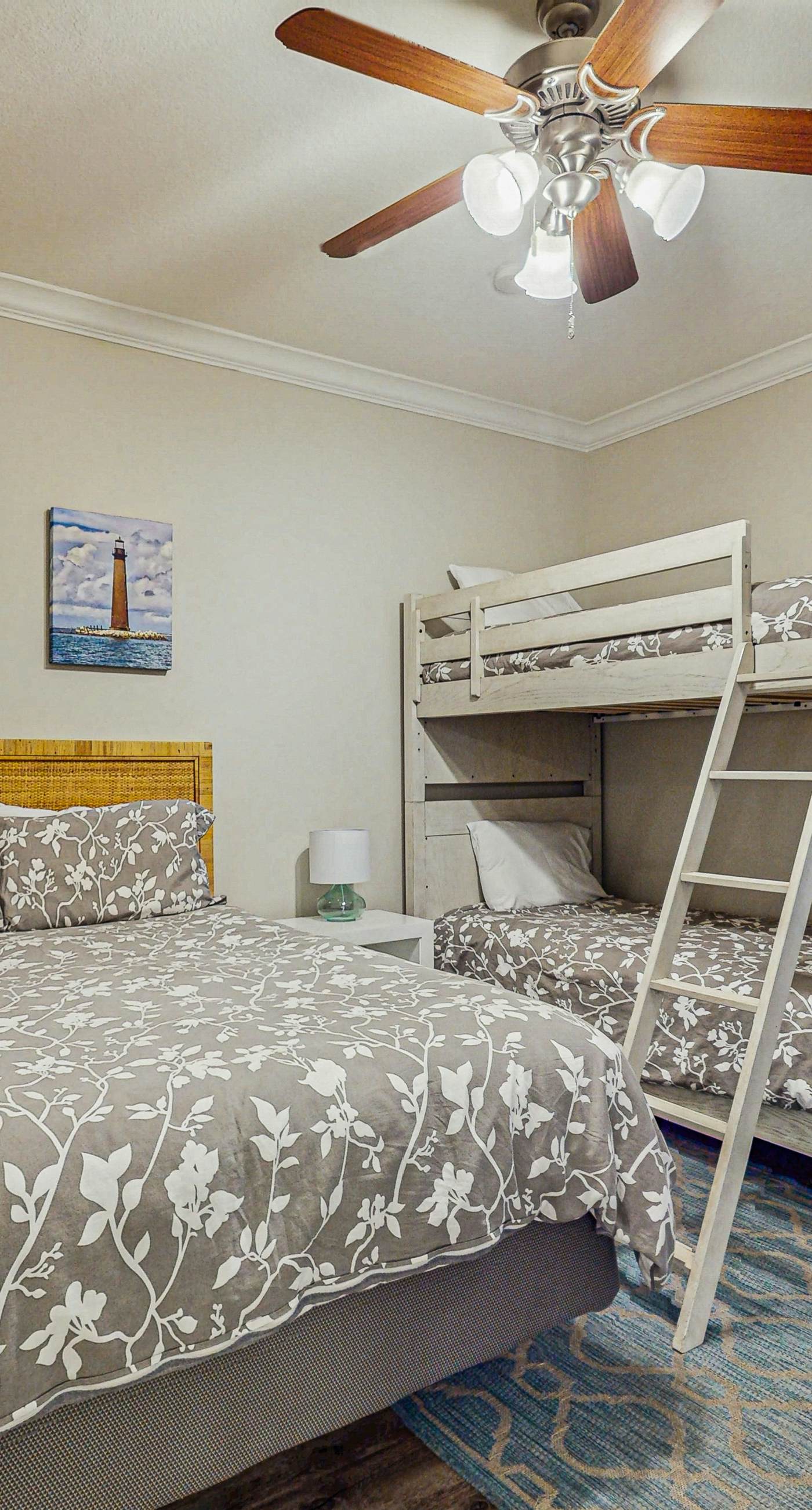 Lovely Gulf front condo w/shared sauna, hot tub, indoor pool, & stunning views