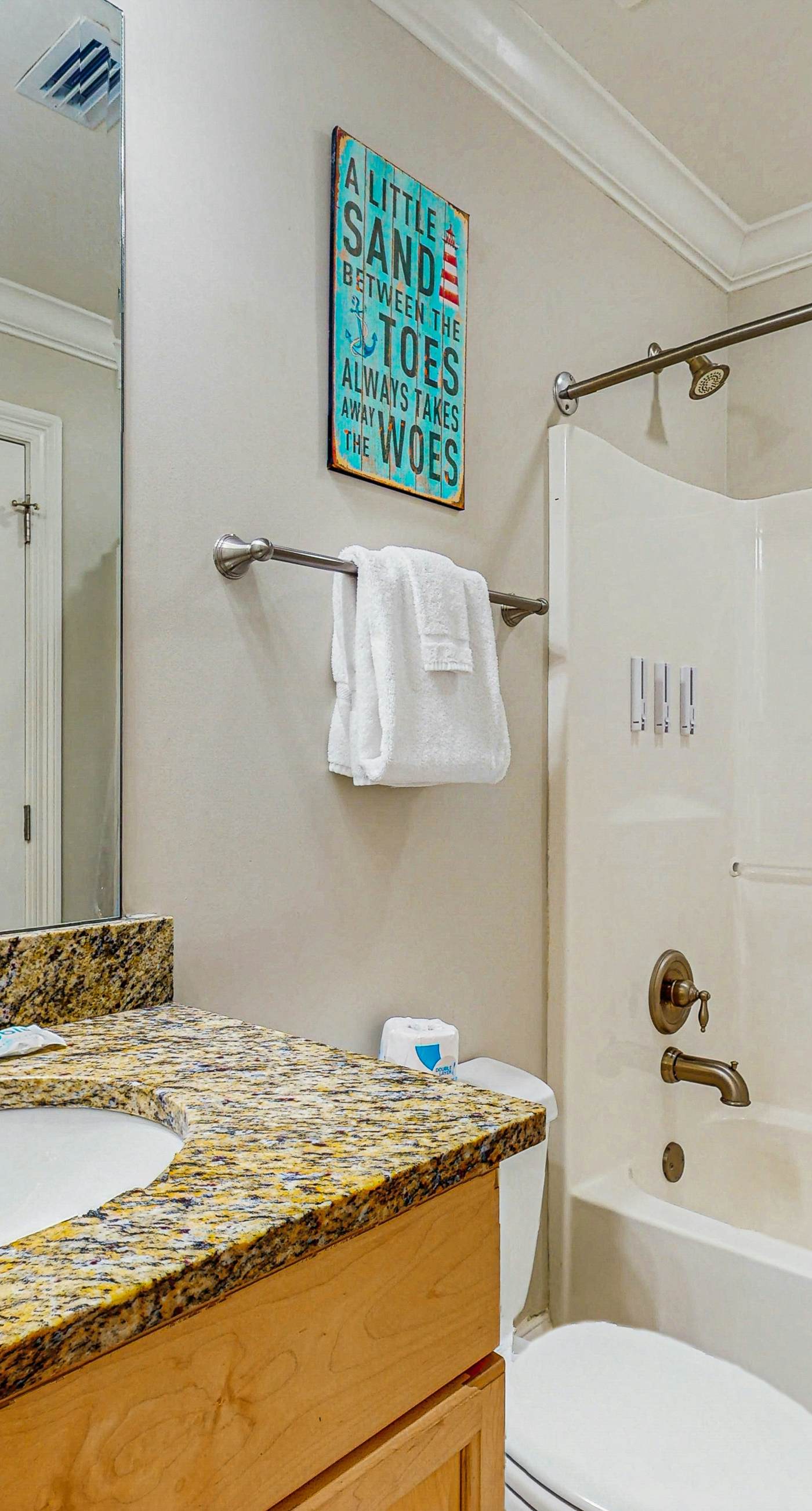 Lovely Gulf front condo w/shared sauna, hot tub, indoor pool, & stunning views