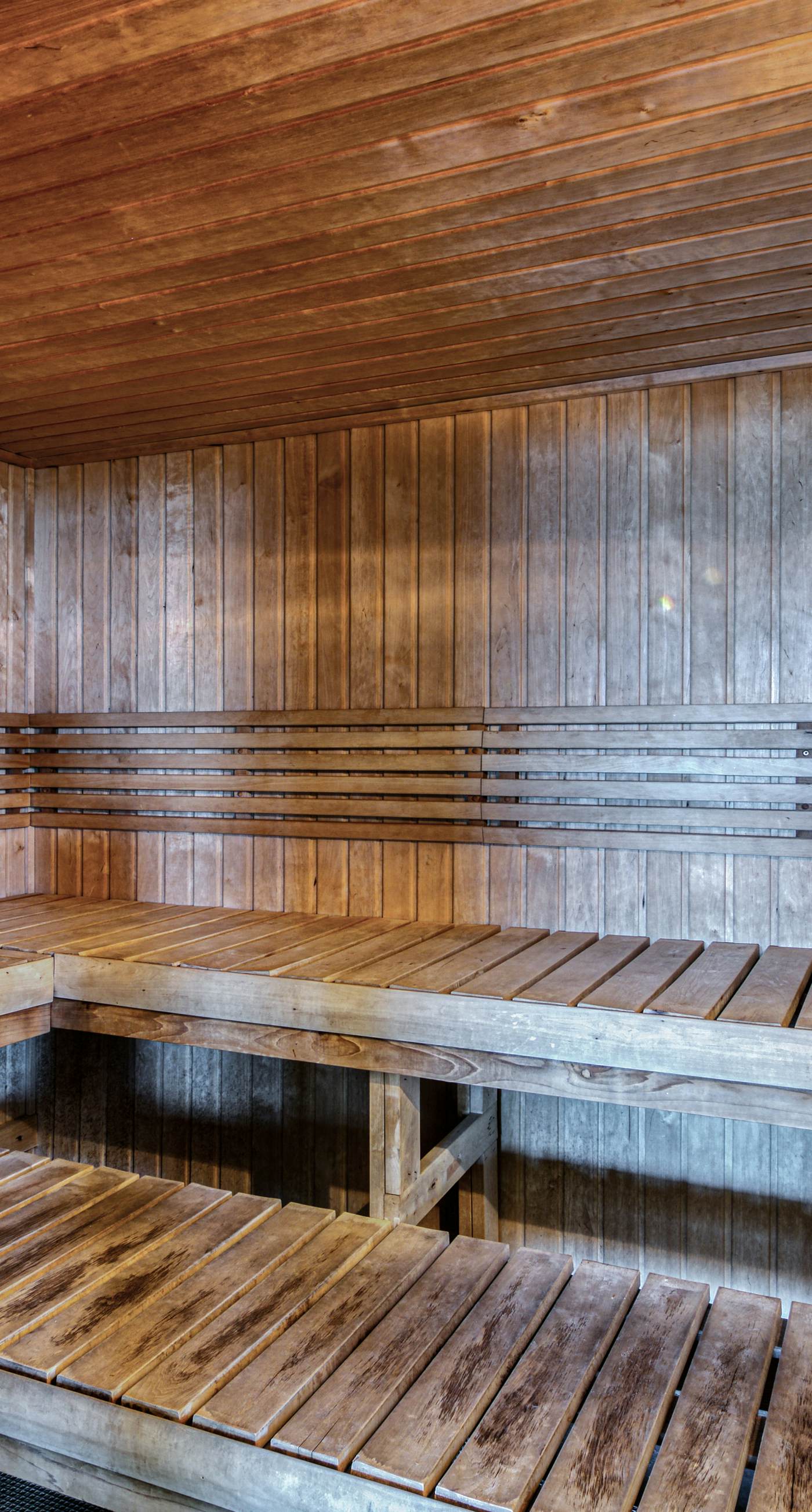 Lovely Gulf front condo w/shared sauna, hot tub, indoor pool, & stunning views