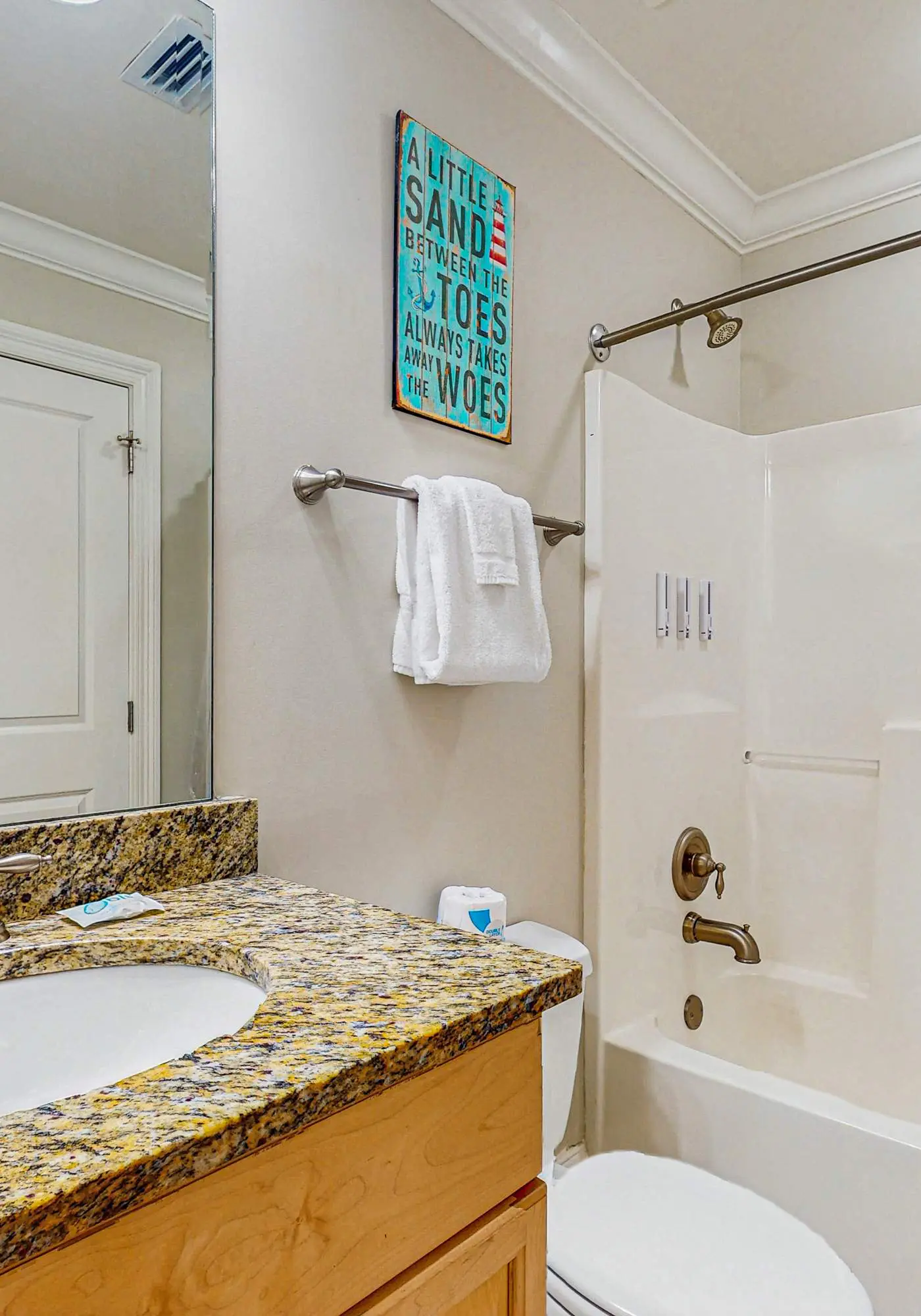 Lovely Gulf front condo w/shared sauna, hot tub, indoor pool, & stunning views