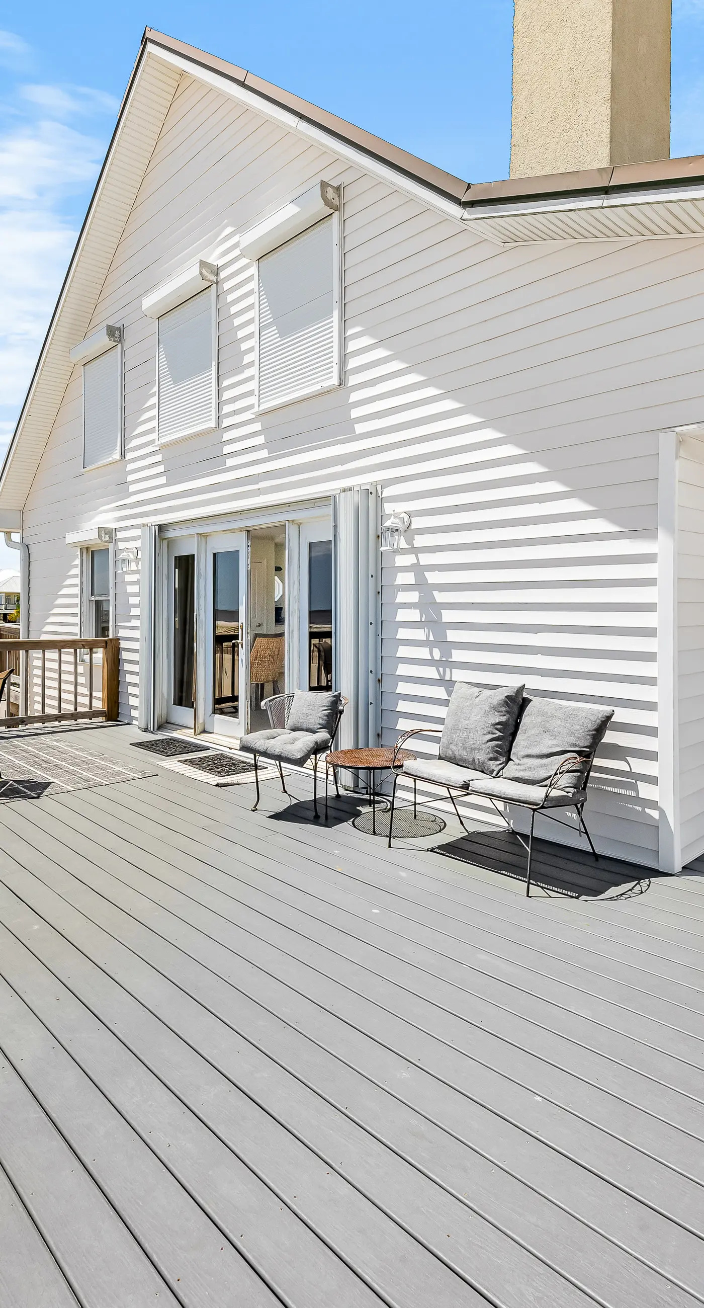Dog-friendly beach house w/ stunning water views, wrap-around decks & a loft
