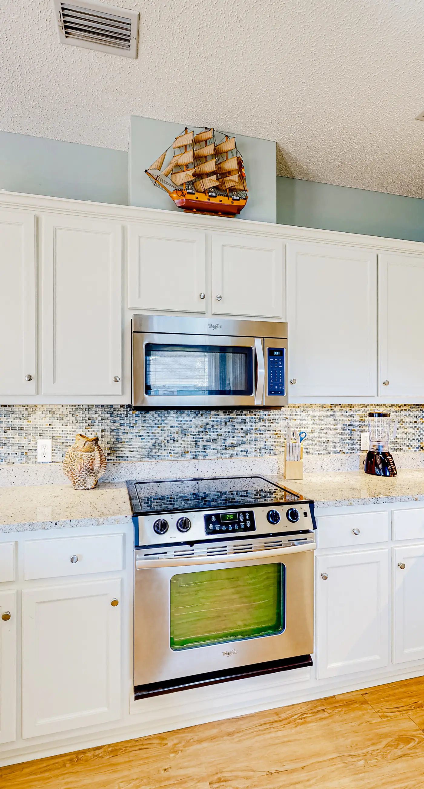 Easy beach access, dog-friendly island home with private hot tub & shared pool