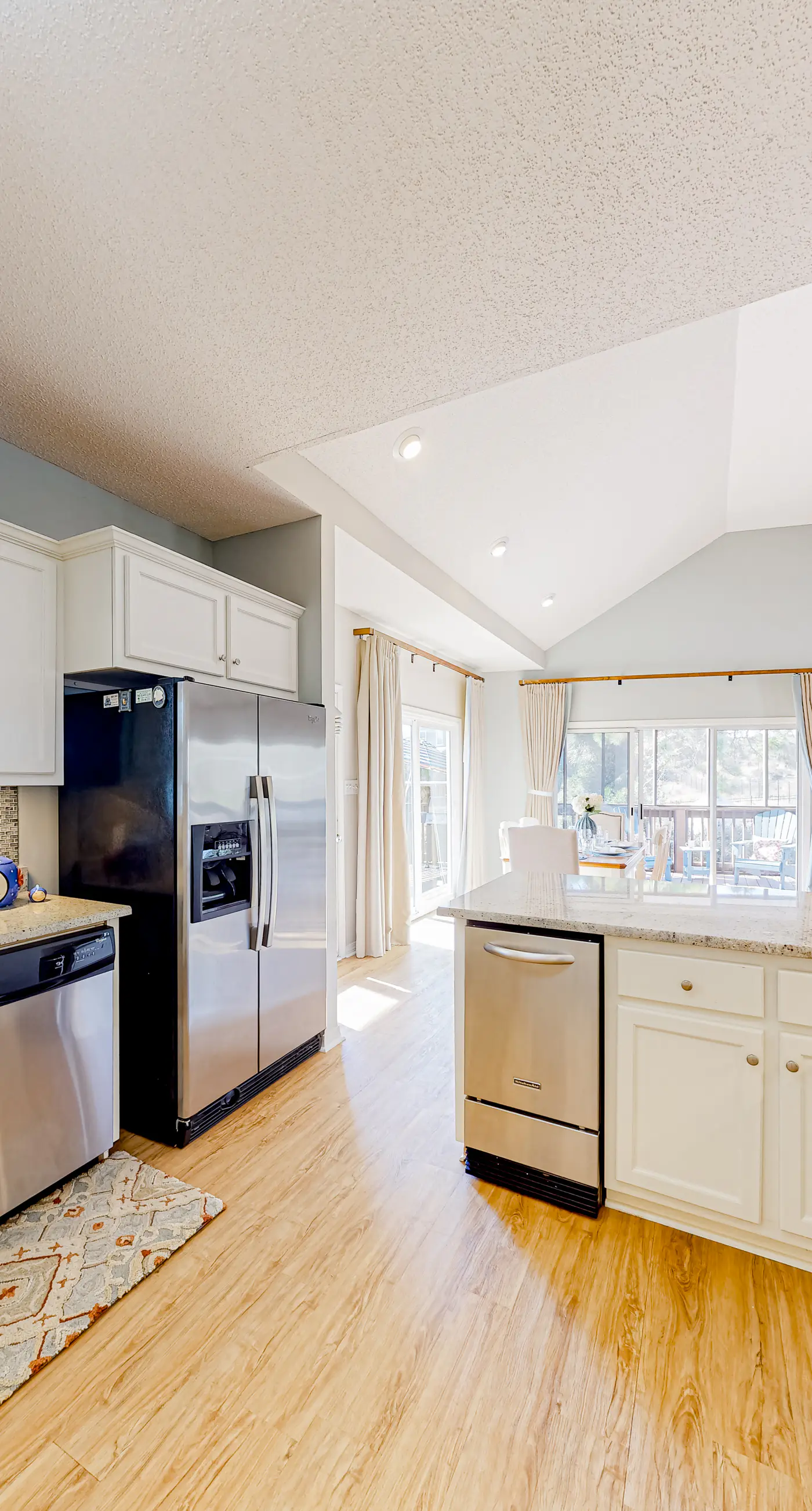 Easy beach access, dog-friendly island home with private hot tub & shared pool