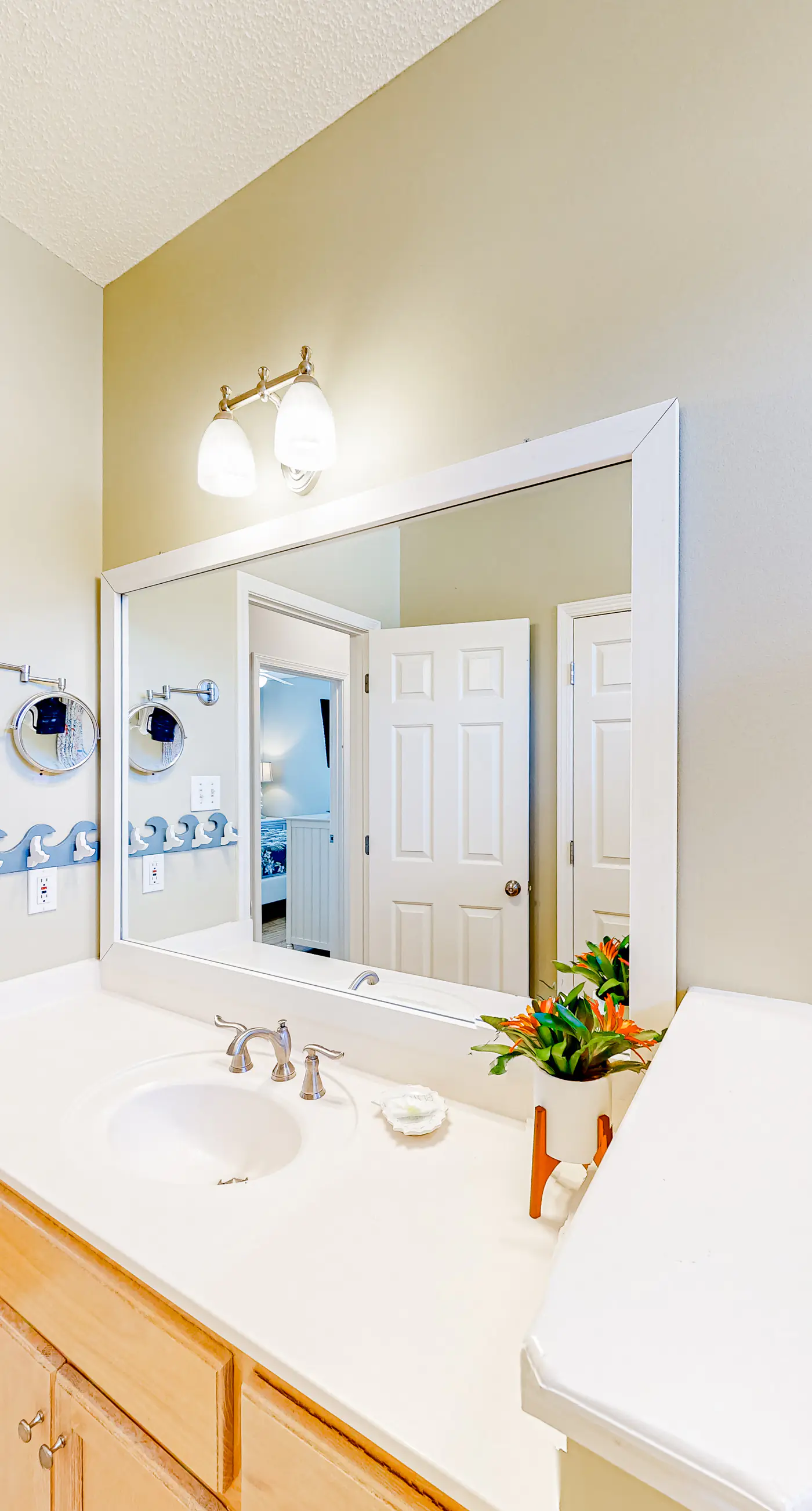 Easy beach access, dog-friendly island home with private hot tub & shared pool