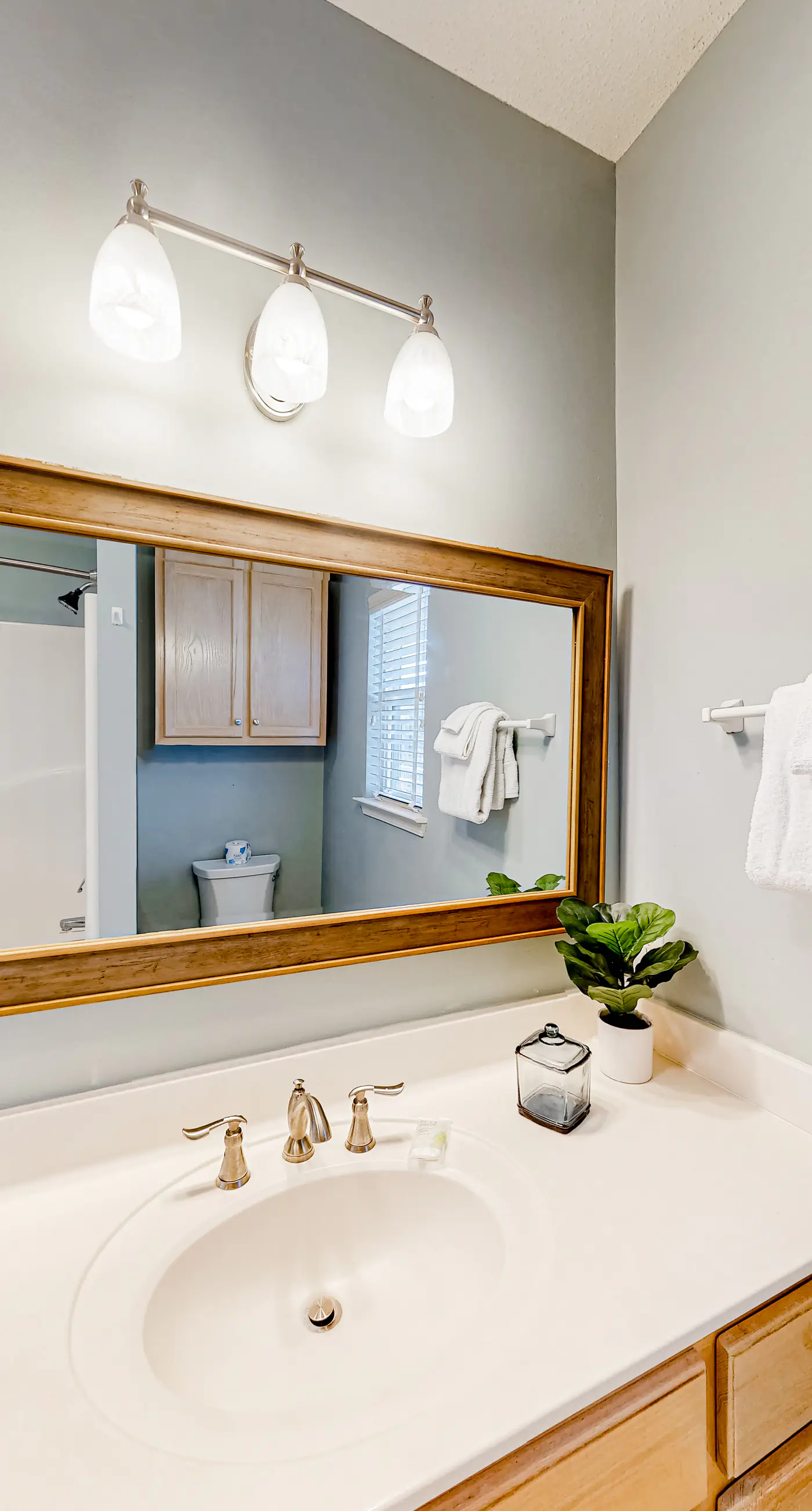 Easy beach access, dog-friendly island home with private hot tub & shared pool