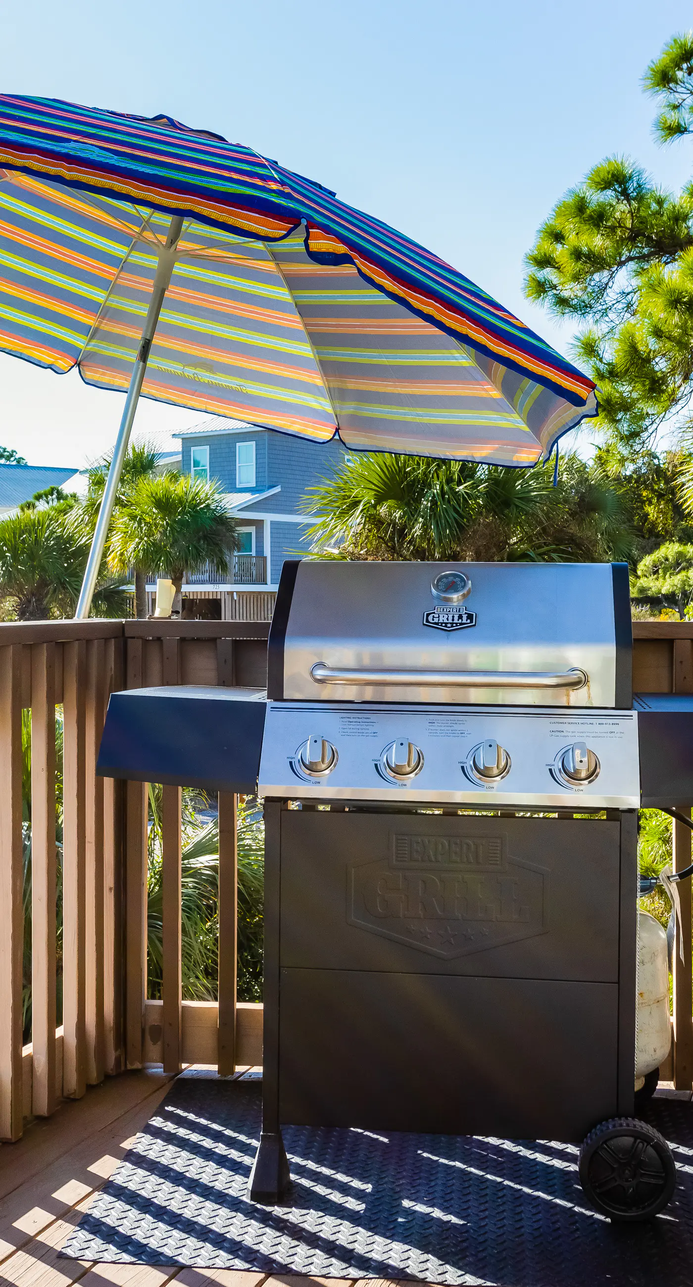 Easy beach access, dog-friendly island home with private hot tub & shared pool