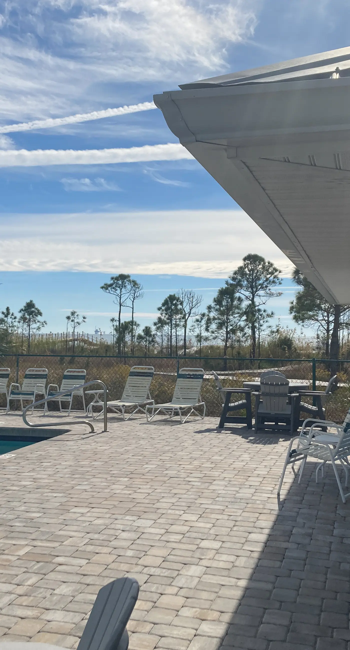 Easy beach access, dog-friendly island home with private hot tub & shared pool