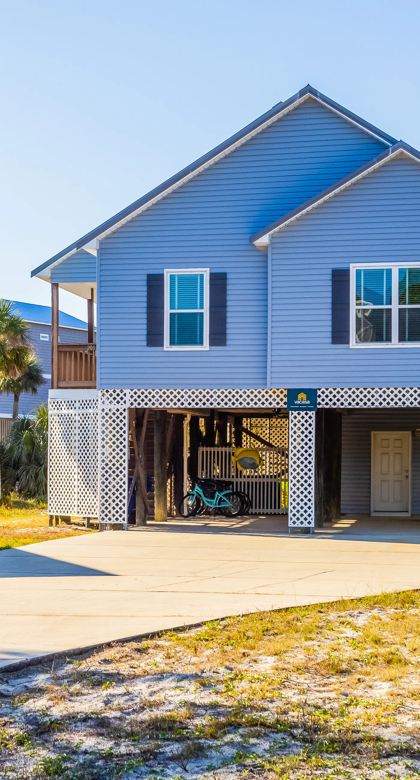 Easy beach access, dog-friendly island home with private hot tub & shared pool