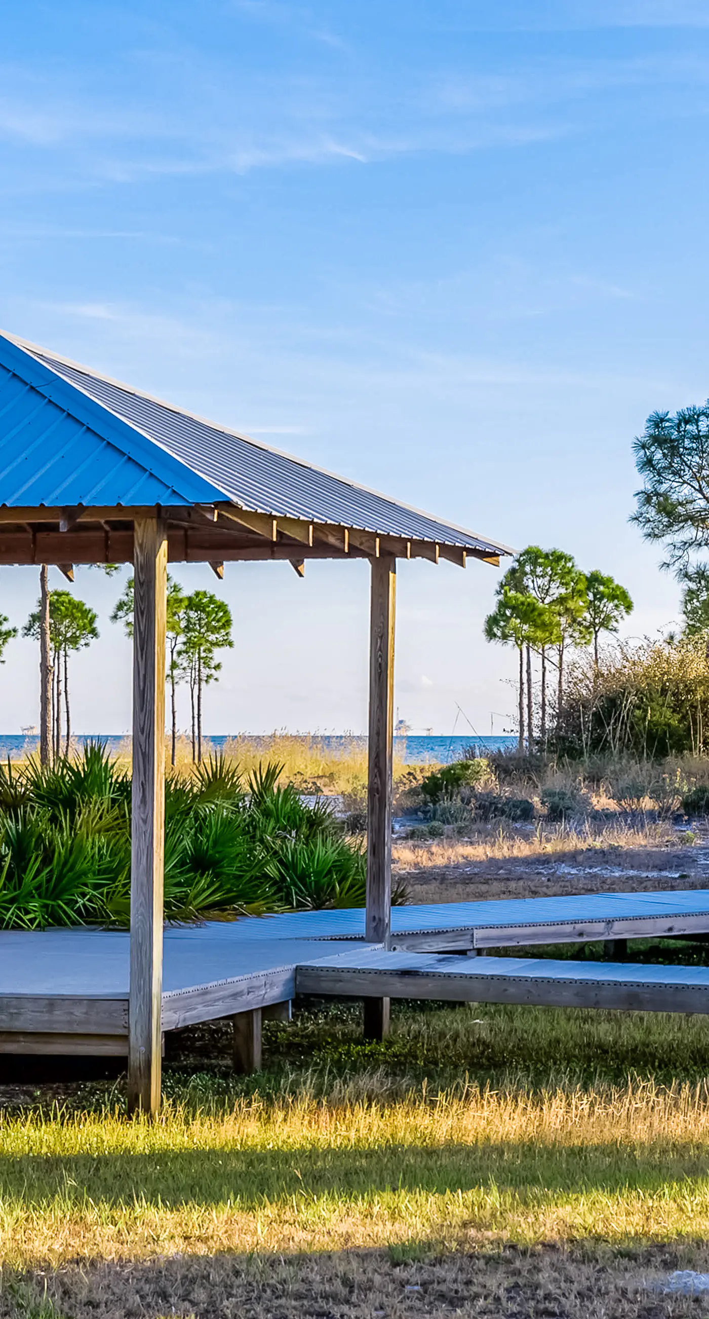 Easy beach access, dog-friendly island home with private hot tub & shared pool