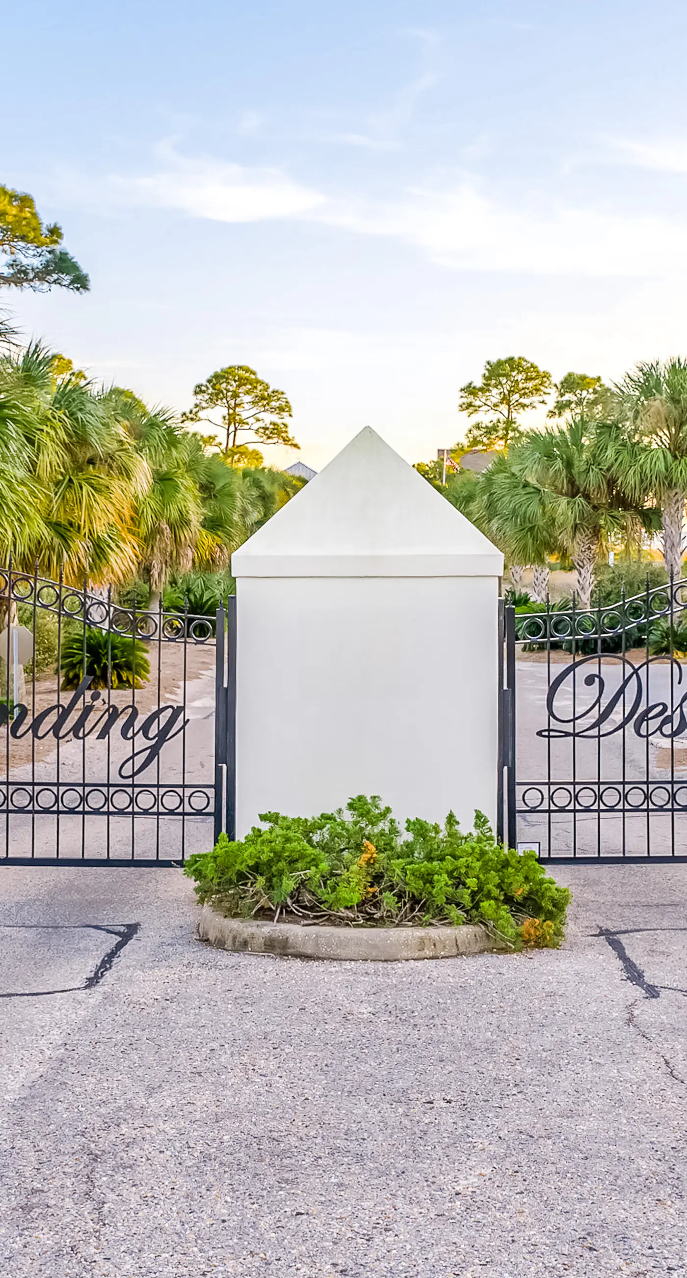 Easy beach access, dog-friendly island home with private hot tub & shared pool