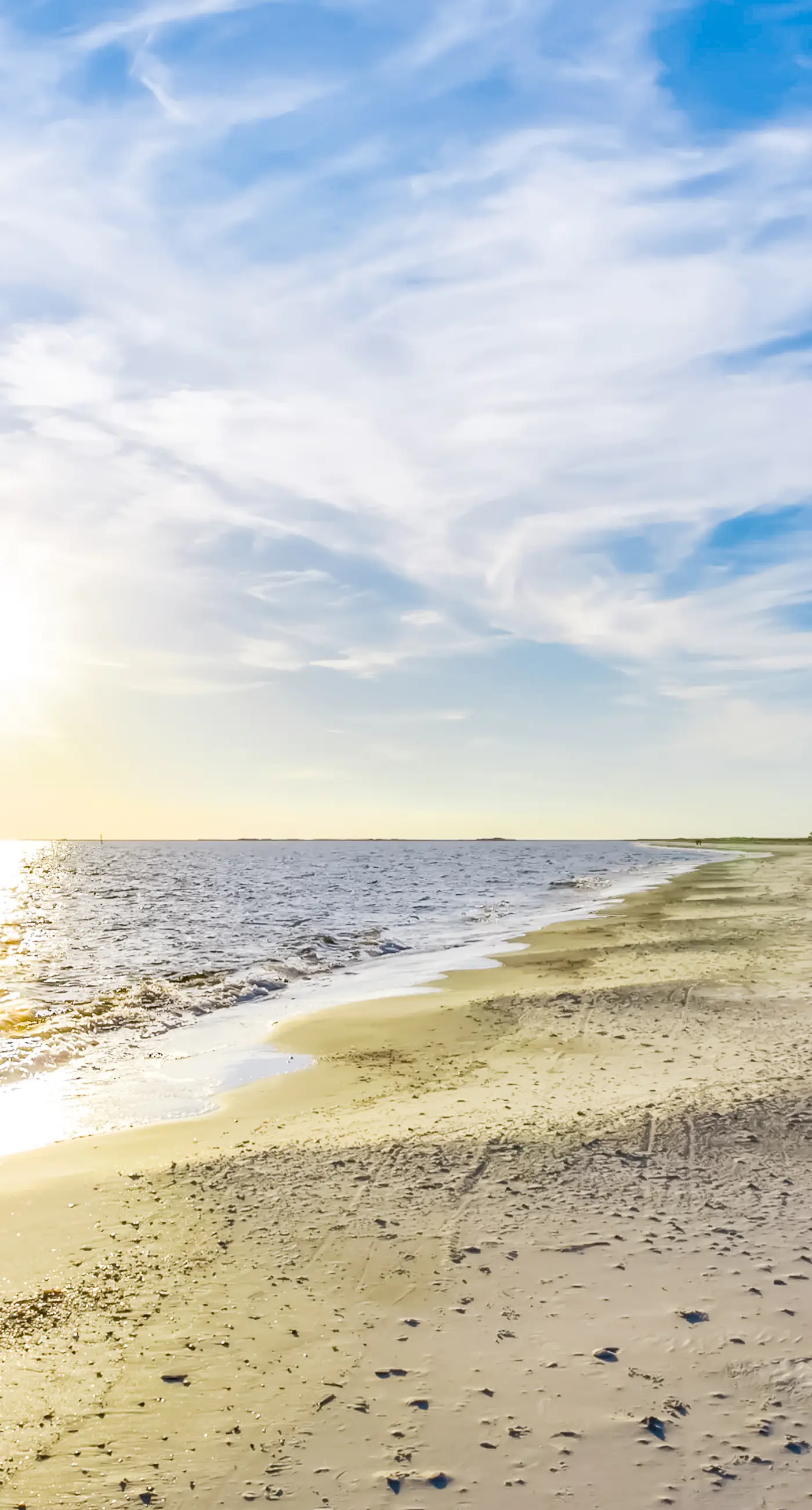 Easy beach access, dog-friendly island home with private hot tub & shared pool