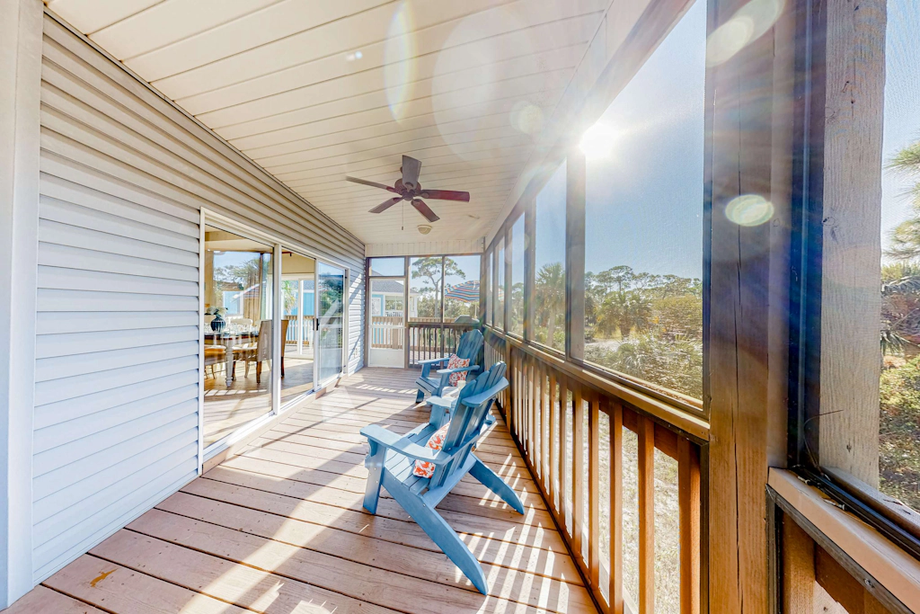 Easy beach access, dog-friendly island home with private hot tub & shared pool