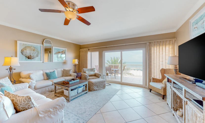 Beachfront condo with Gulf views, indoor & outdoor pools, gym & sauna