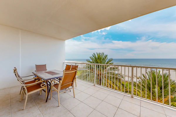 Beachfront condo with Gulf views, indoor & outdoor pools, gym & sauna