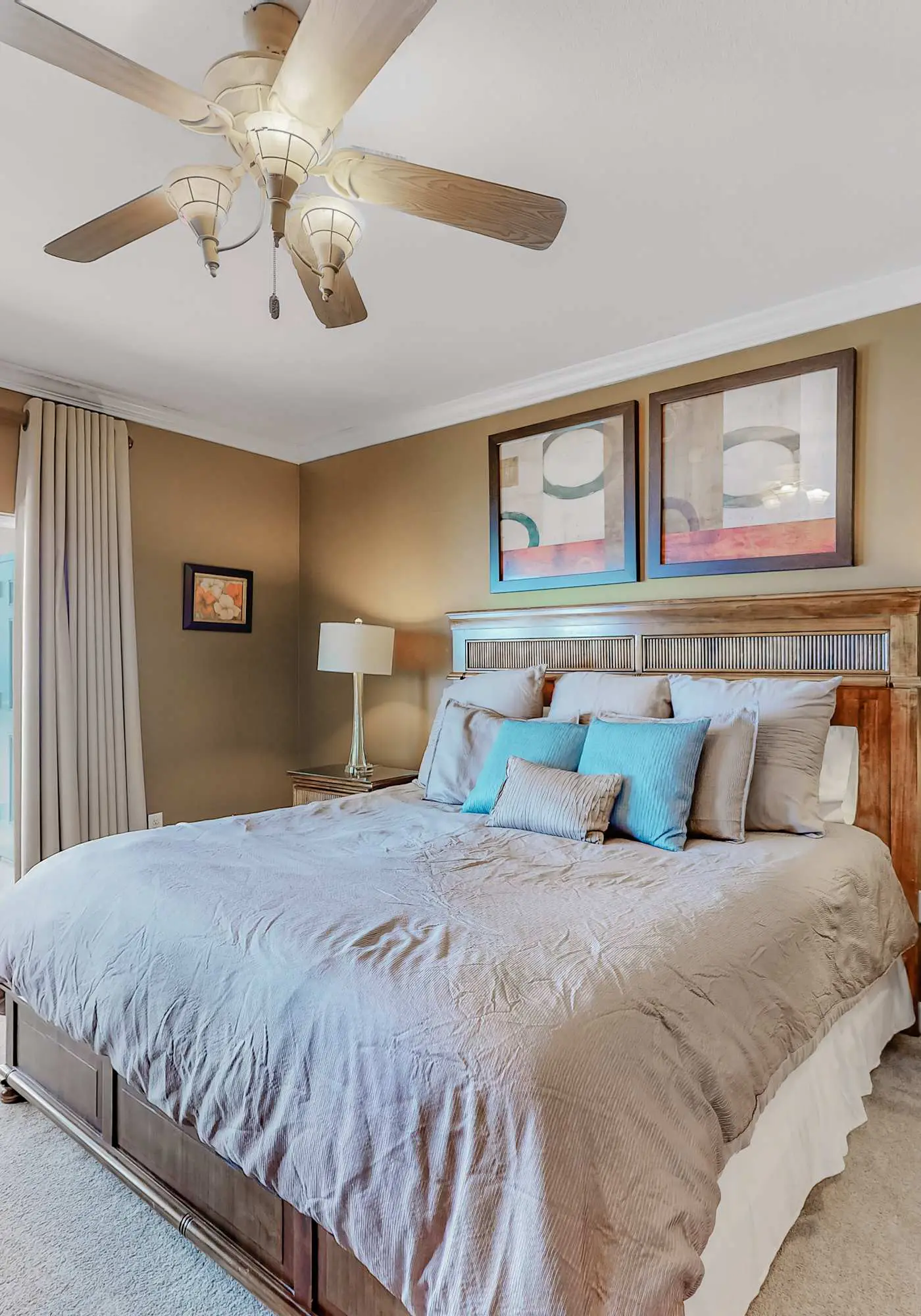 Beachfront condo with Gulf views, indoor & outdoor pools, gym & sauna