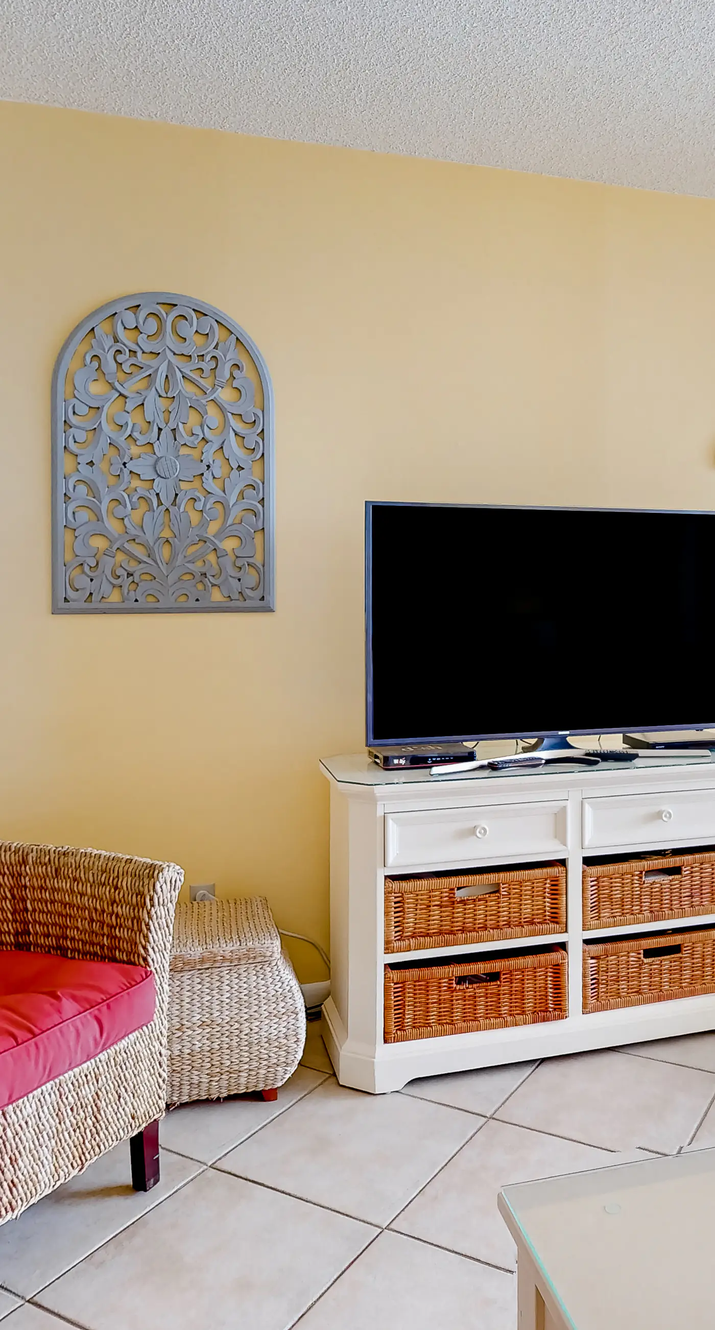 Gulf-front getaway with pool, hot tub, athletic courts & central AC