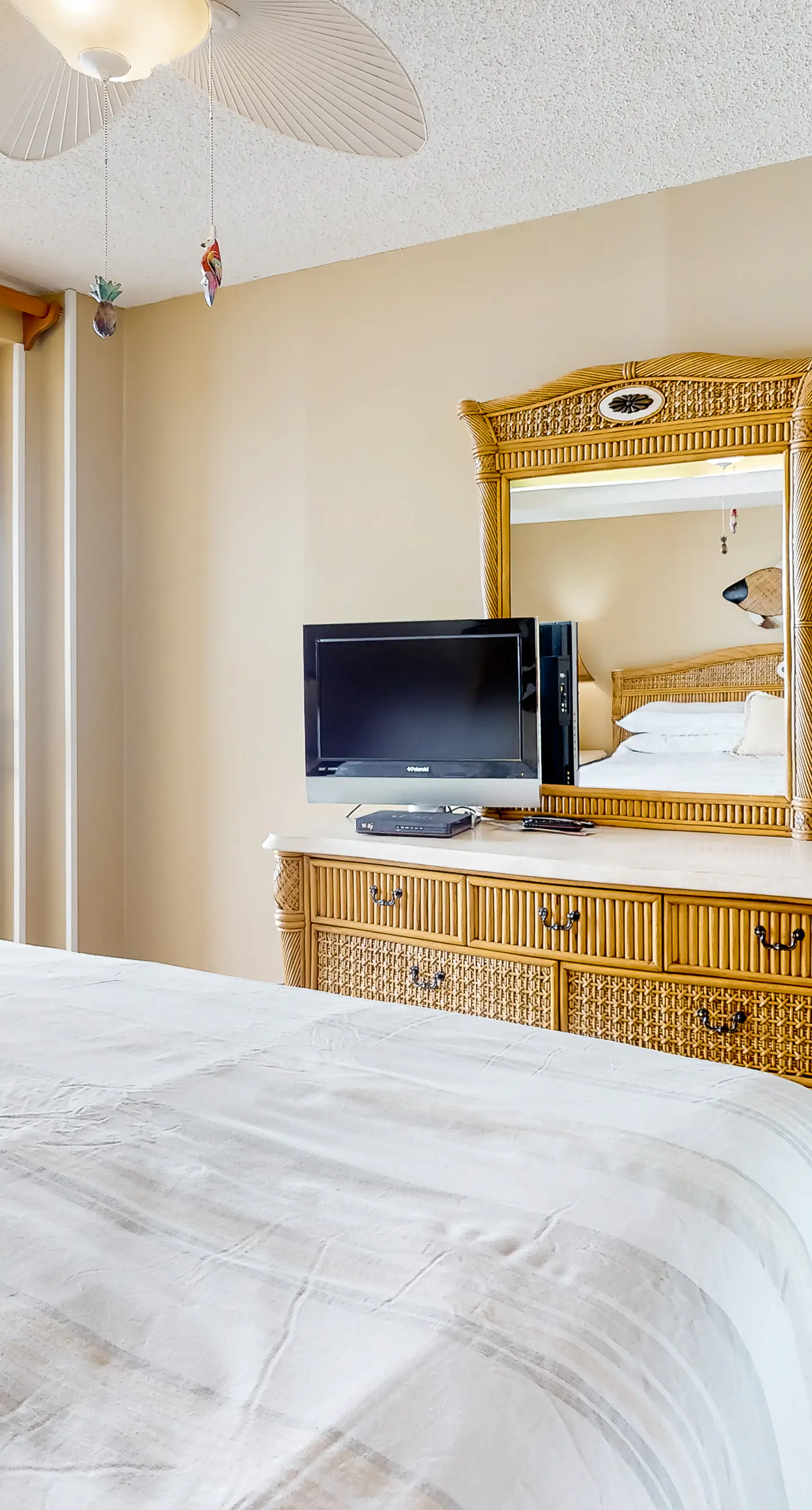 Gulf-front getaway with pool, hot tub, athletic courts & central AC