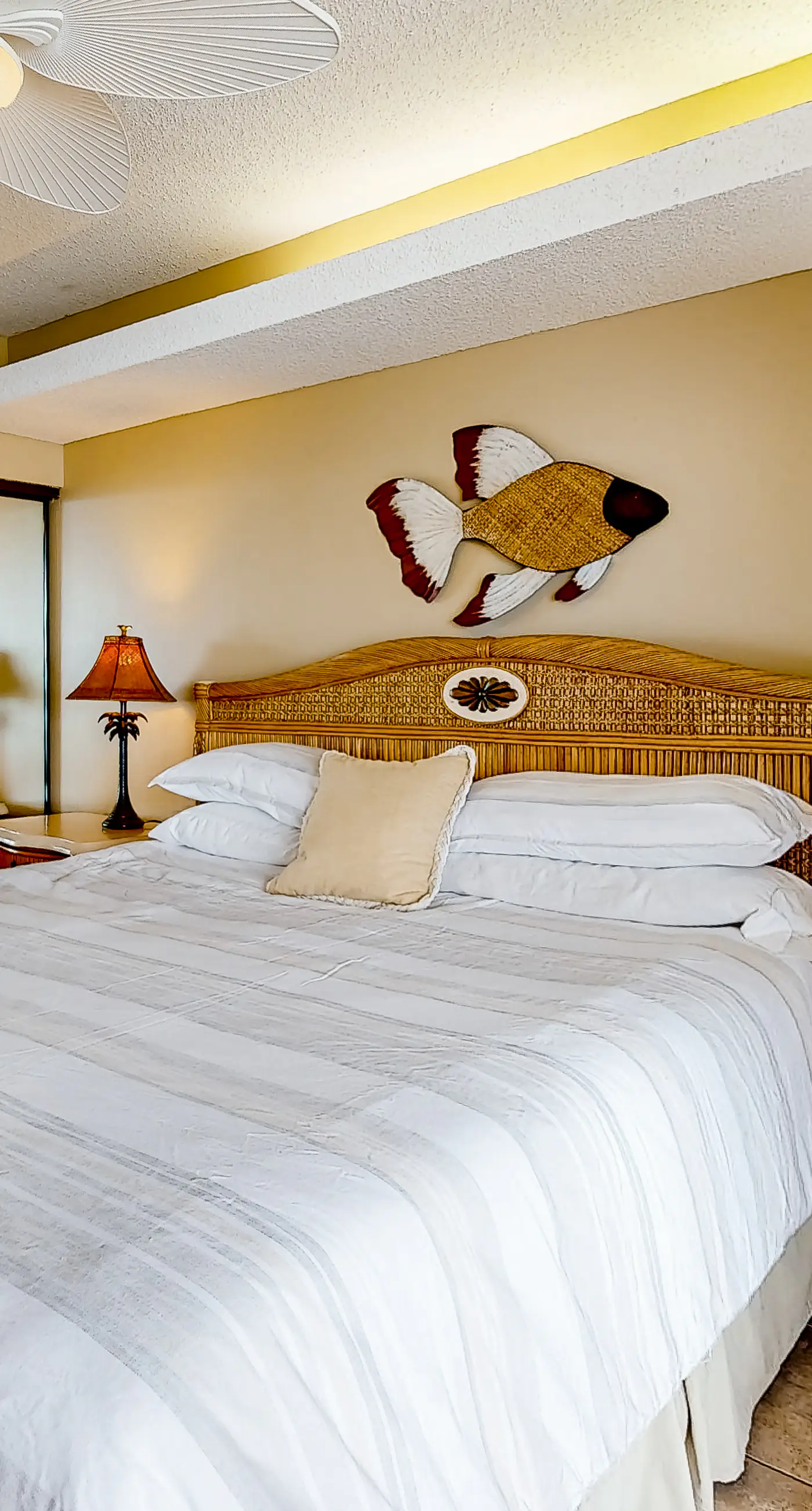 Gulf-front getaway with pool, hot tub, athletic courts & central AC