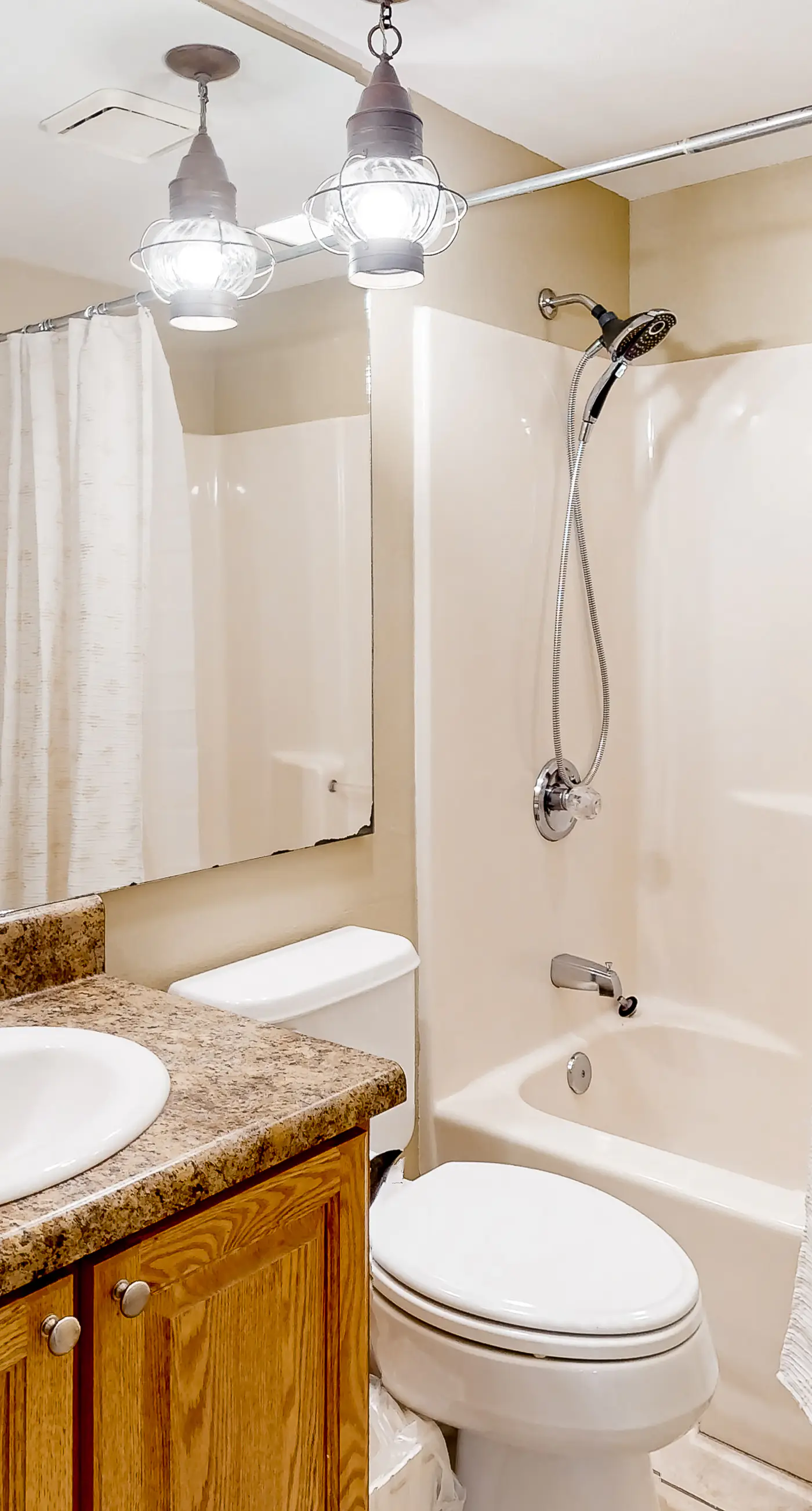 Gulf-front getaway with pool, hot tub, athletic courts & central AC