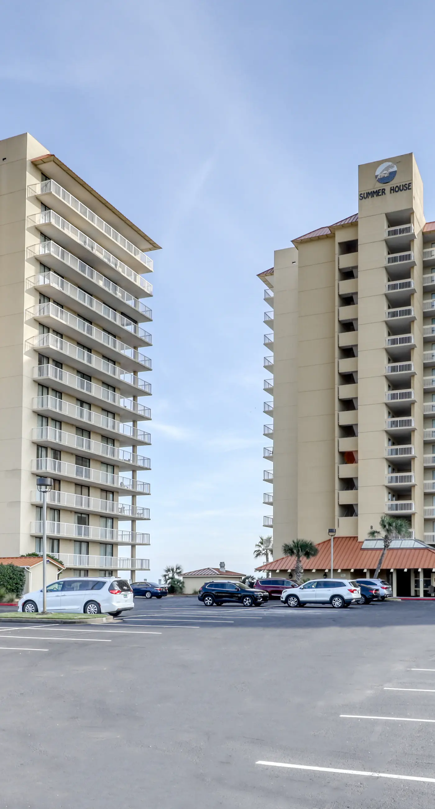 Gulf-front getaway with pool, hot tub, athletic courts & central AC