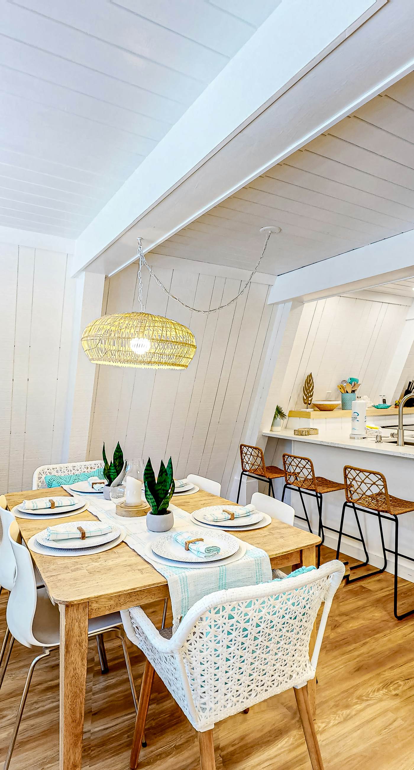 Charming A-frame with whimsical decor, WiFi, decks, sunroom, W&D, & AC - dogs OK