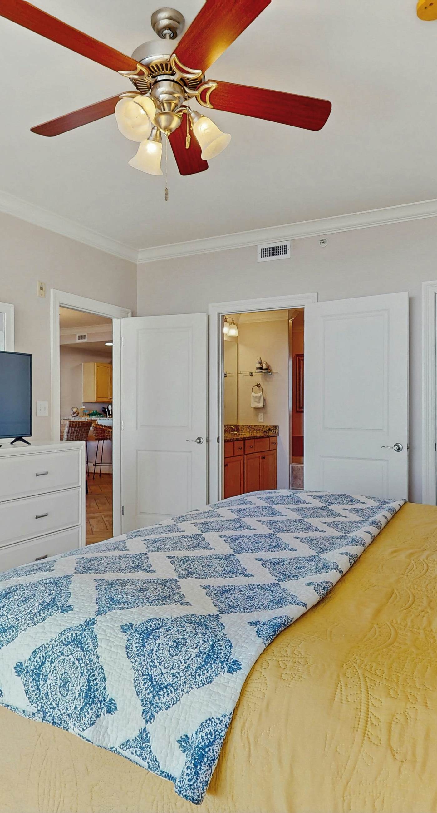 Bright & beachy waterfront condo with pools, tennis, gym, spacious balcony & W/D