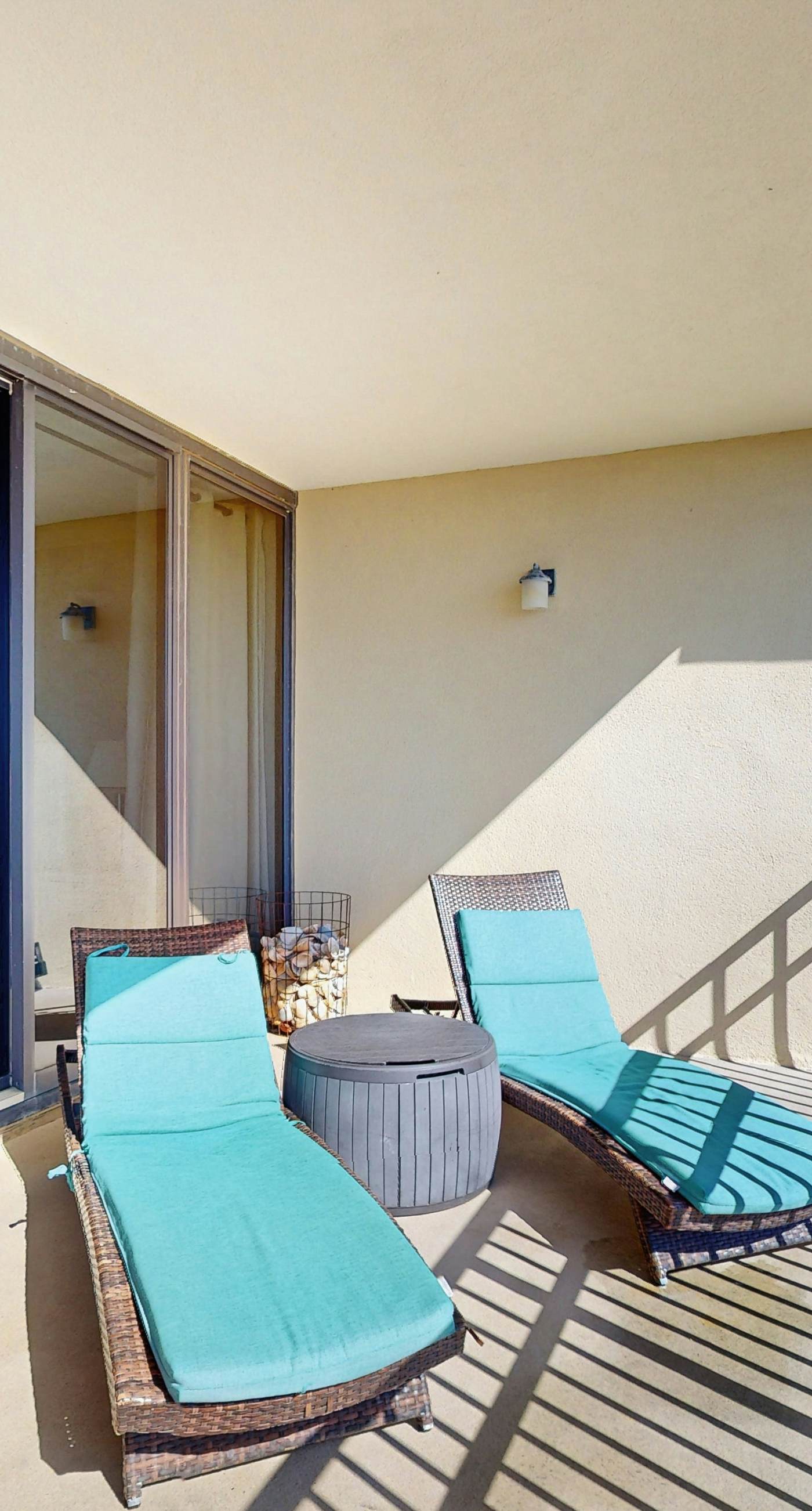 Bright & beachy waterfront condo with pools, tennis, gym, spacious balcony & W/D