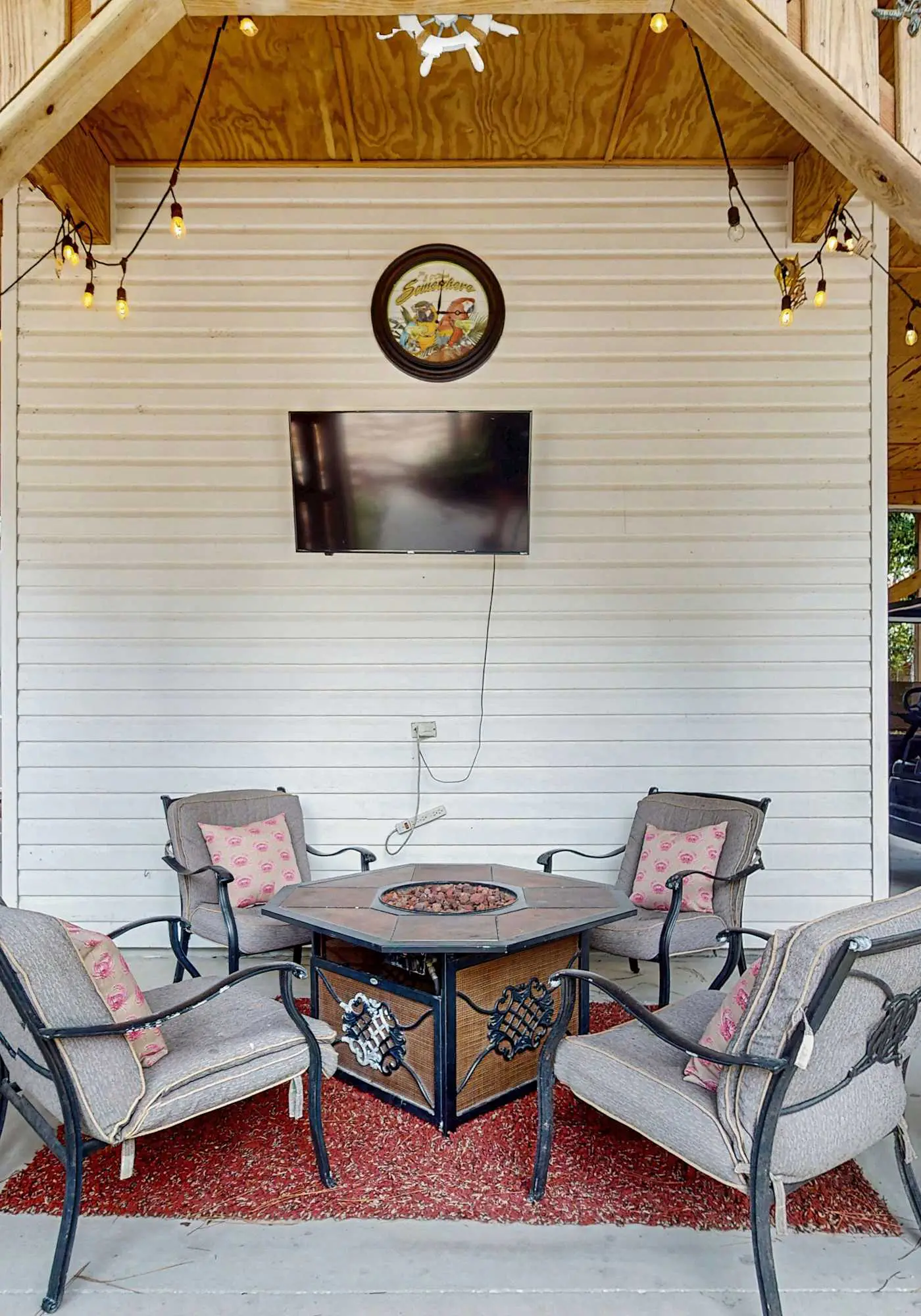 Island Home With Spacious Deck, Lower Patio, Free WiFi, & Beach Access Nearby