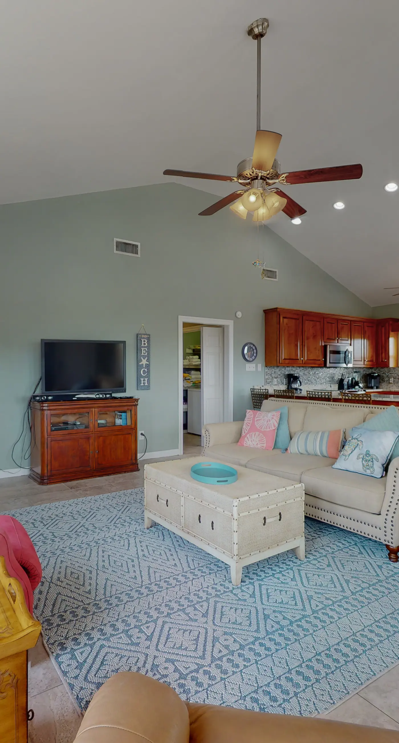 Spacious Island Gem Near the Beach & Town With Large Deck & Full Kitchen - Dogs OK