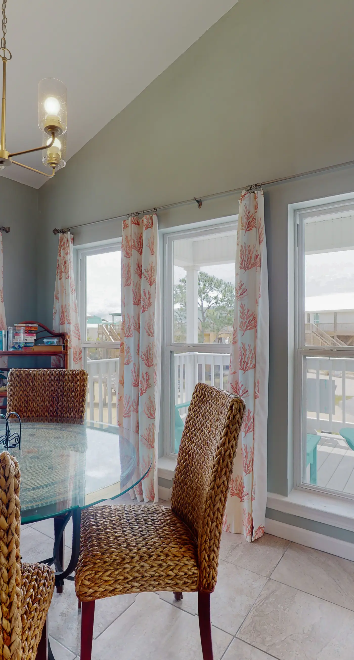 Spacious Island Gem Near the Beach & Town With Large Deck & Full Kitchen - Dogs OK
