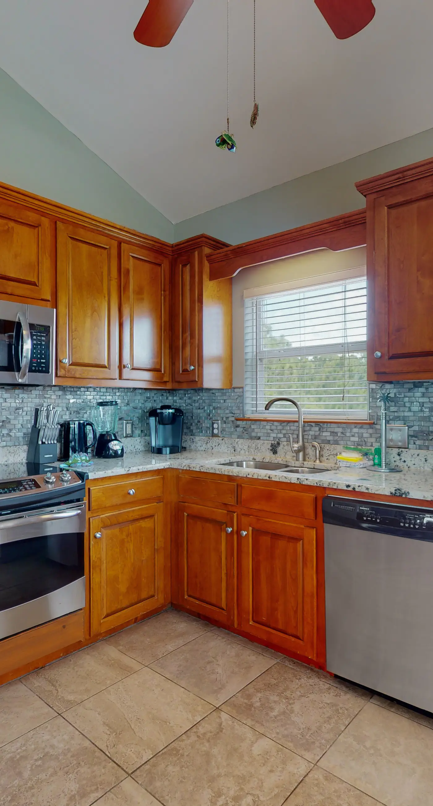 Spacious Island Gem Near the Beach & Town With Large Deck & Full Kitchen - Dogs OK