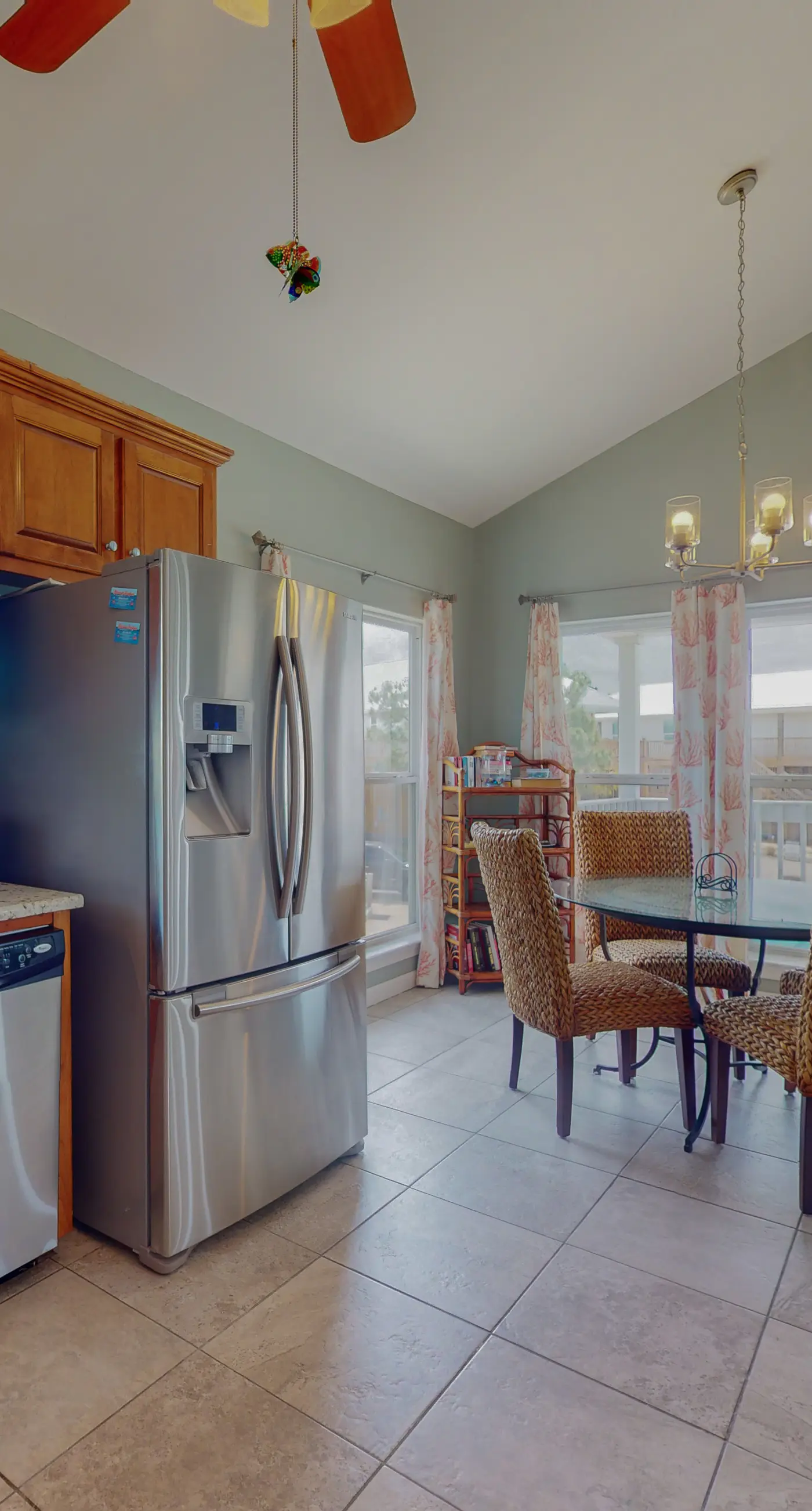 Spacious Island Gem Near the Beach & Town With Large Deck & Full Kitchen - Dogs OK