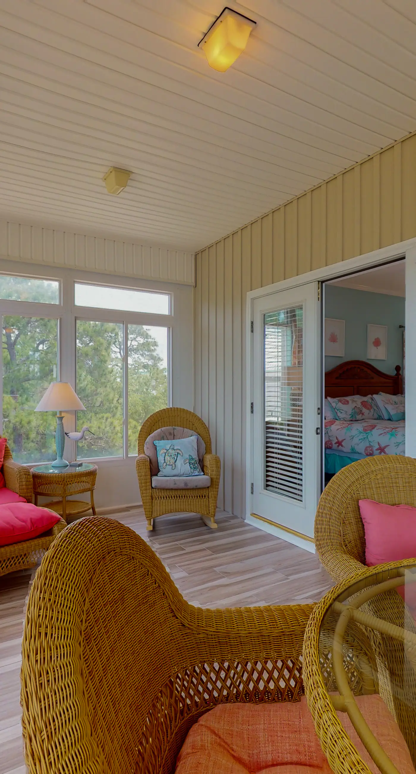 Spacious Island Gem Near the Beach & Town With Large Deck & Full Kitchen - Dogs OK