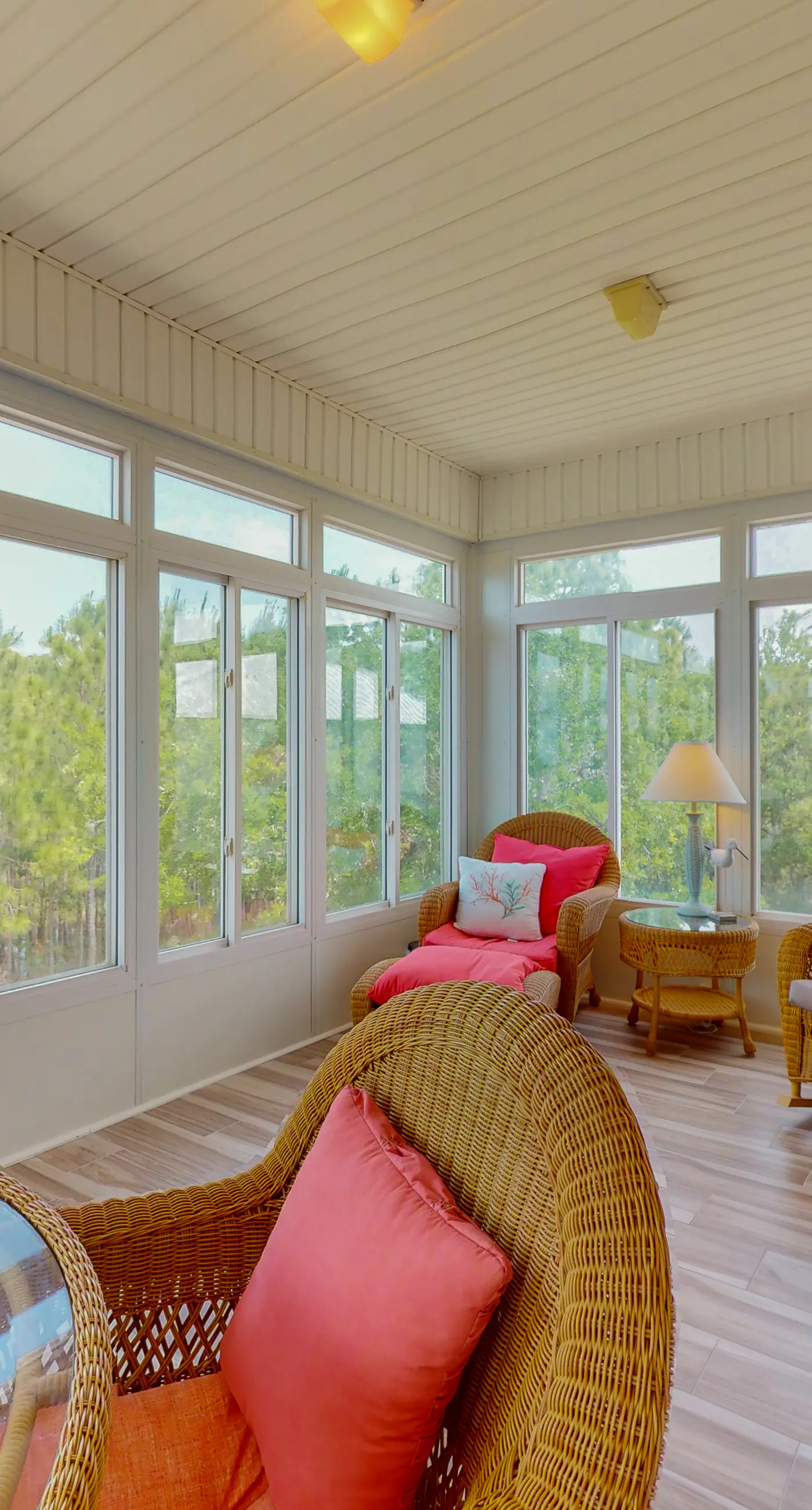 Spacious Island Gem Near the Beach & Town With Large Deck & Full Kitchen - Dogs OK