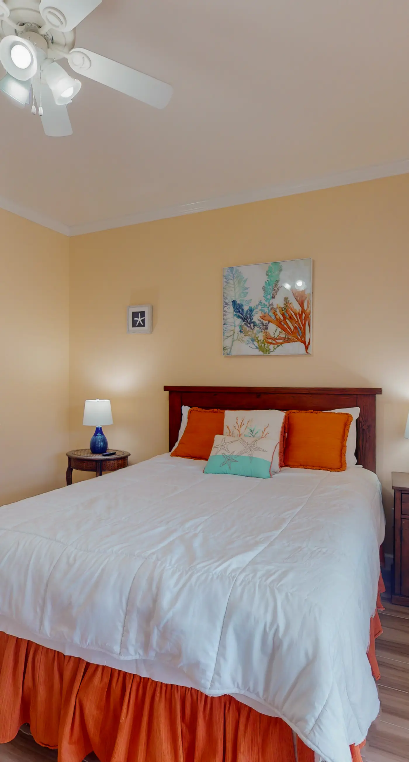 Spacious Island Gem Near the Beach & Town With Large Deck & Full Kitchen - Dogs OK