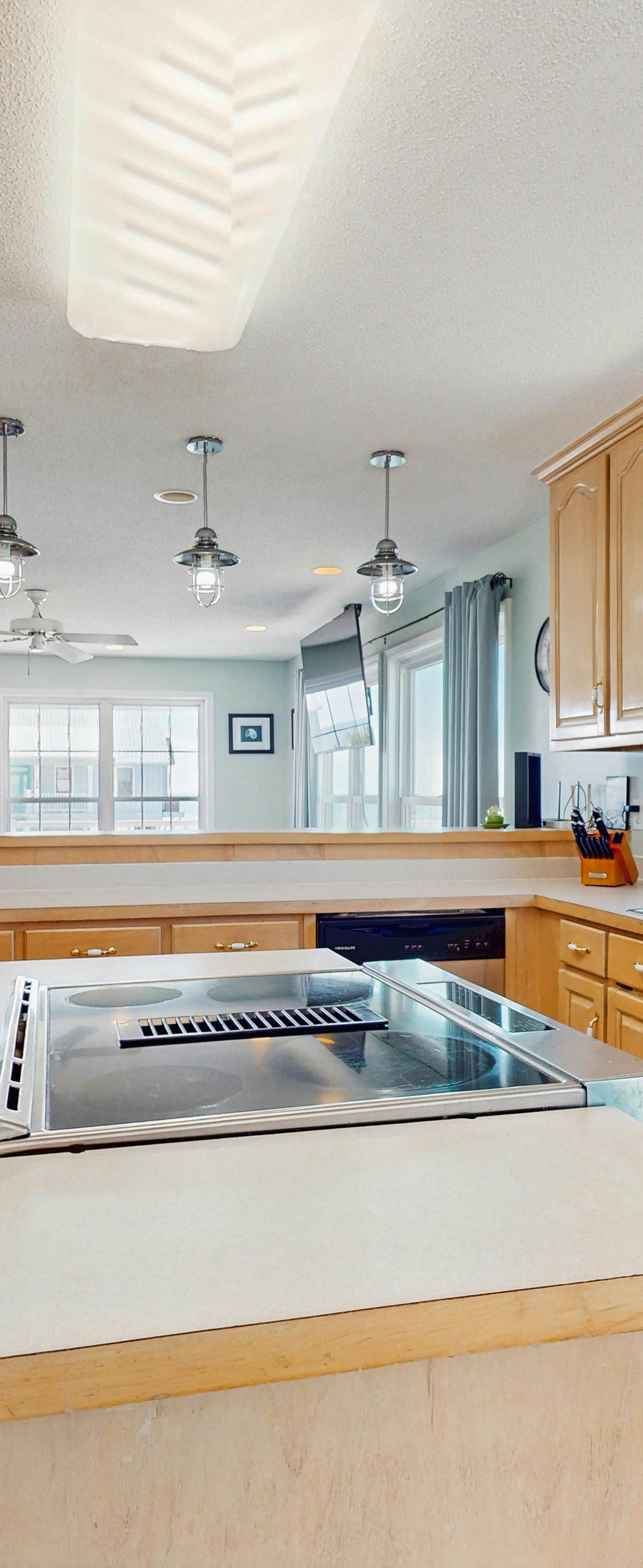 Dog-Friendly Oceanside Home with Free WiFi, Central AC, Private W&D, Balcony