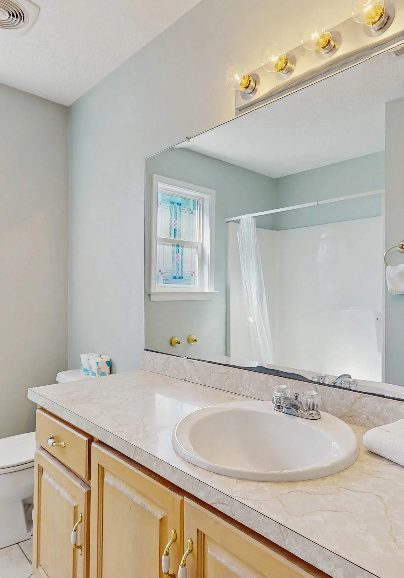 Dog-Friendly Oceanside Home with Free WiFi, Central AC, Private W&D, Balcony