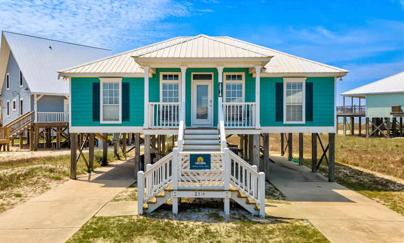 Newly remodeled bay view home with high-speed WiFi, central AC, and gas grill