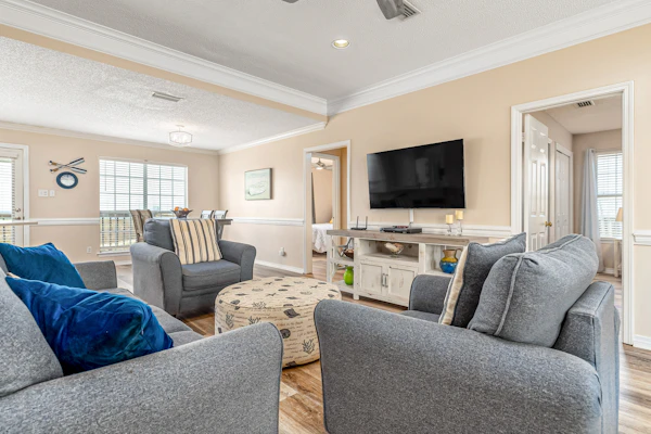 Newly remodeled bay view home with high-speed WiFi, central AC, and gas grill