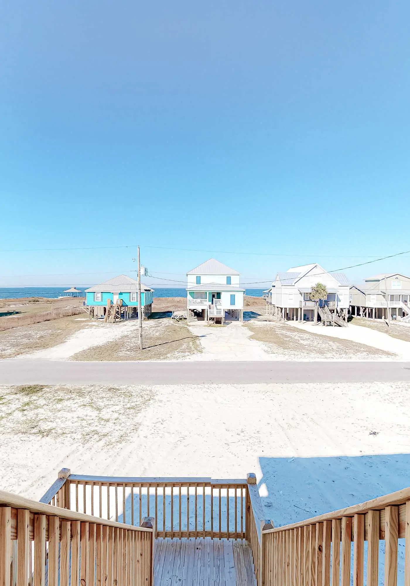 Dog-friendly home with Gulf views, washer,dryer & central AC