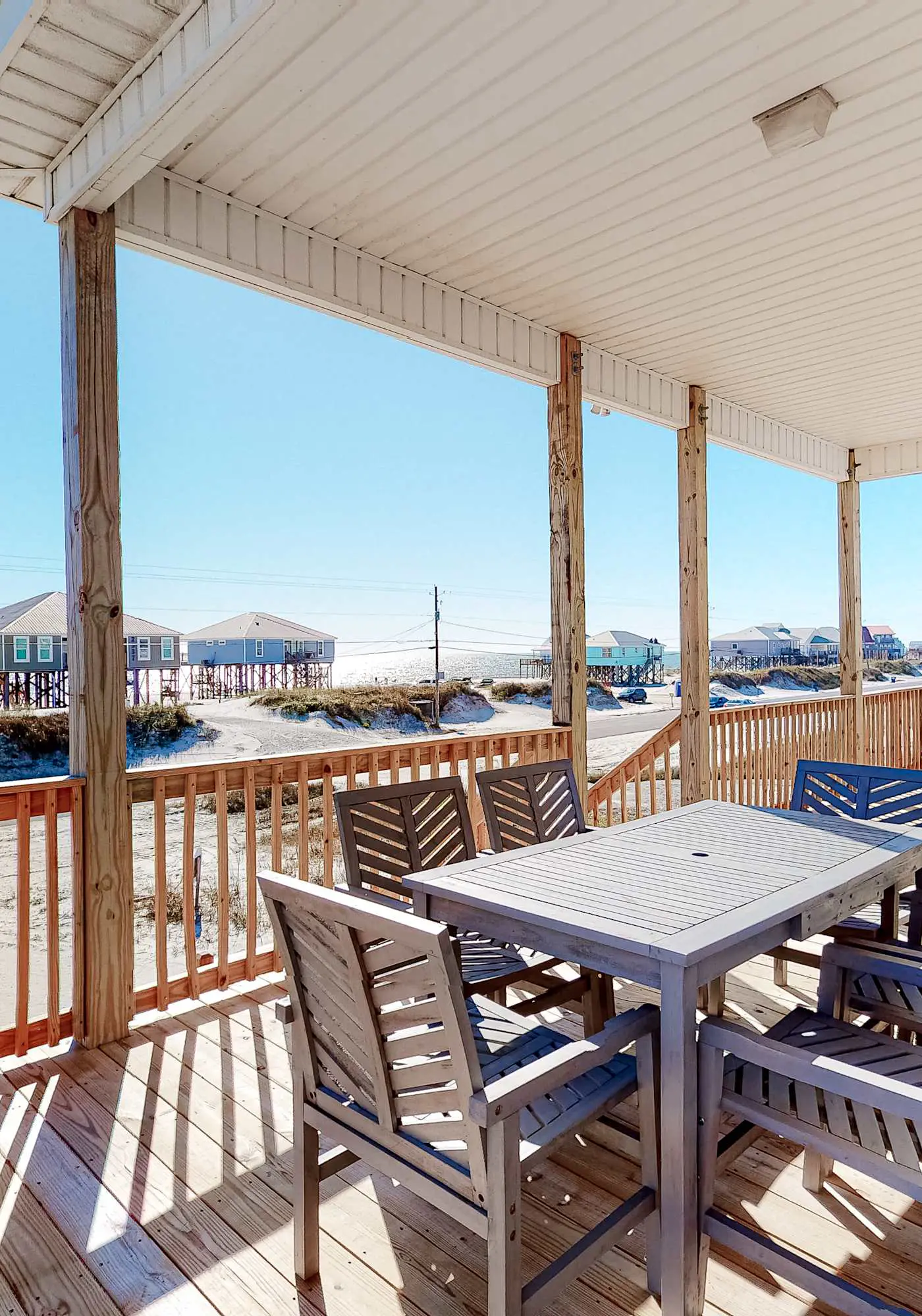 Dog-friendly home with Gulf views, washer,dryer & central AC
