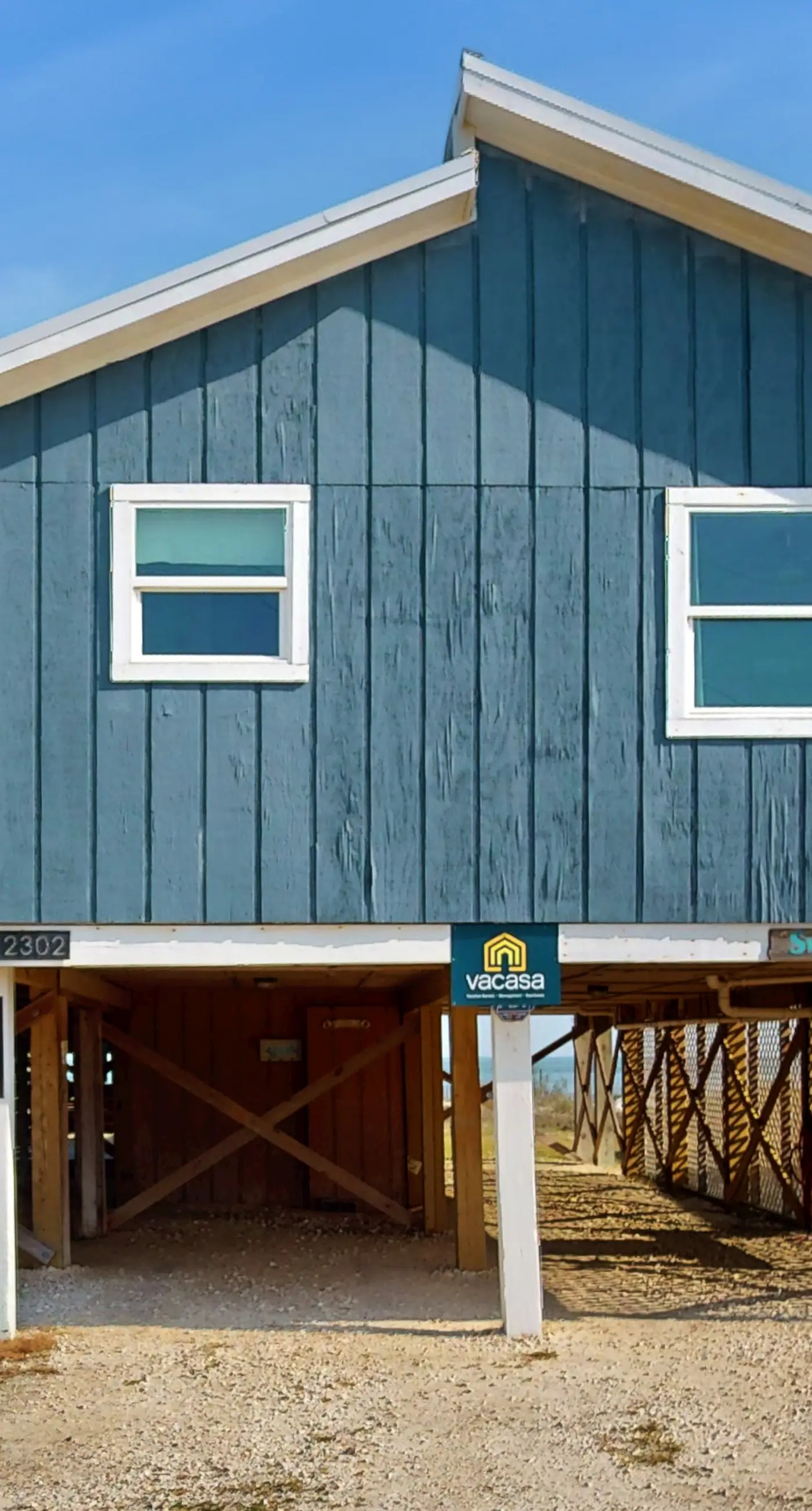 Island Gem on the Water With Private Dock, Large Deck, Gas Grill & WiFi - Dogs OK